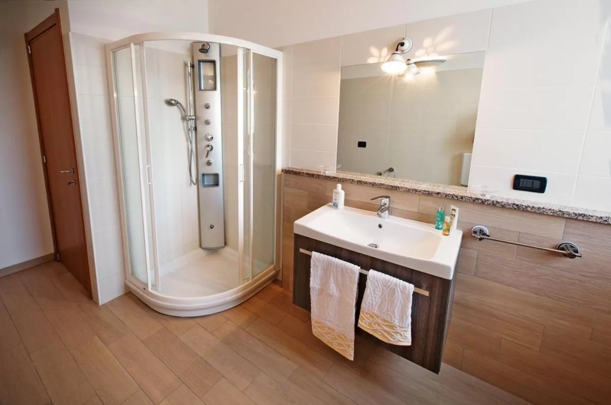 Shower, Bathroom in Albergo Diffuso Tolmezzo