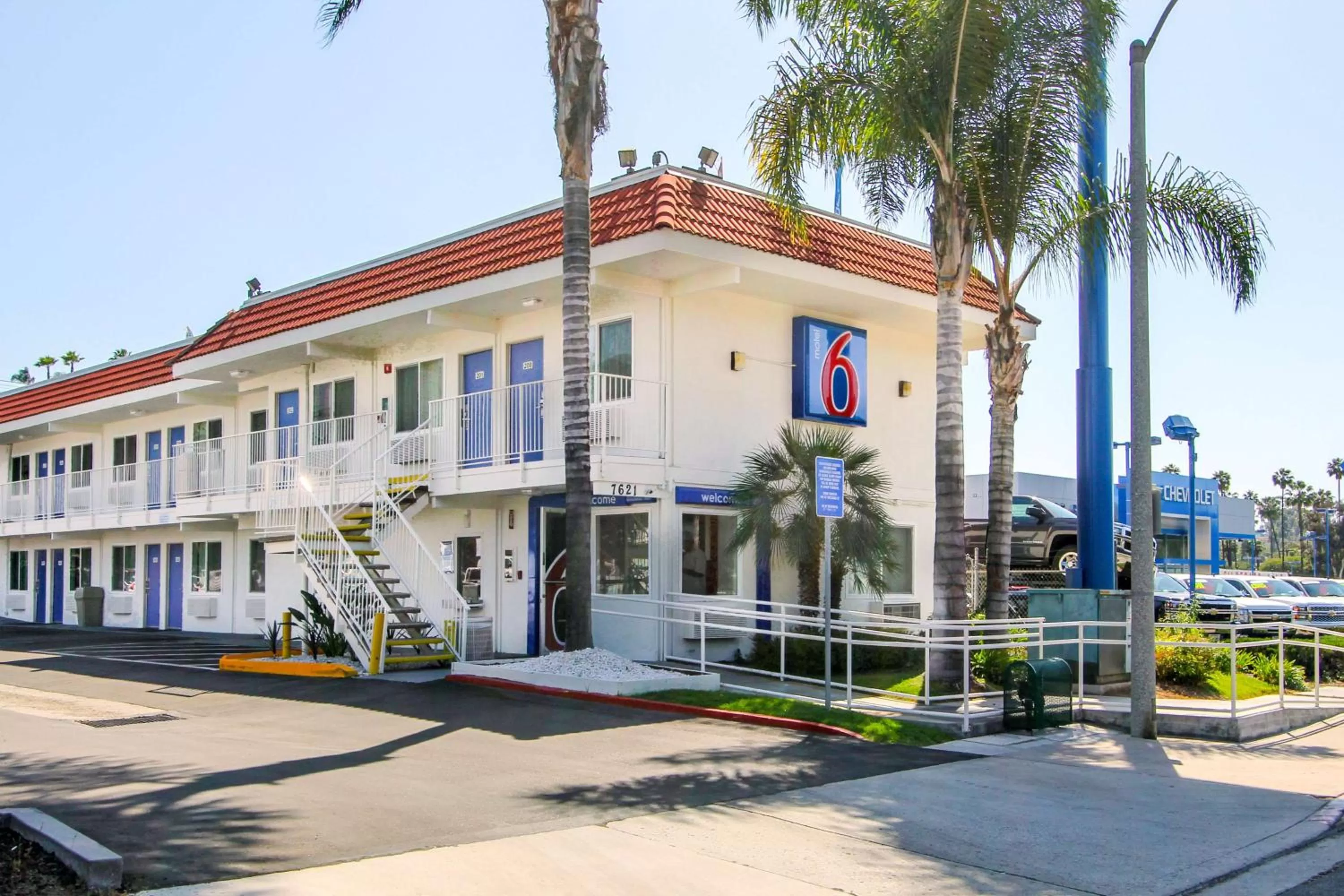 Property building in Motel 6-La Mesa, CA - San Diego