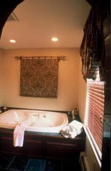 Bathroom in Wynstone Inn