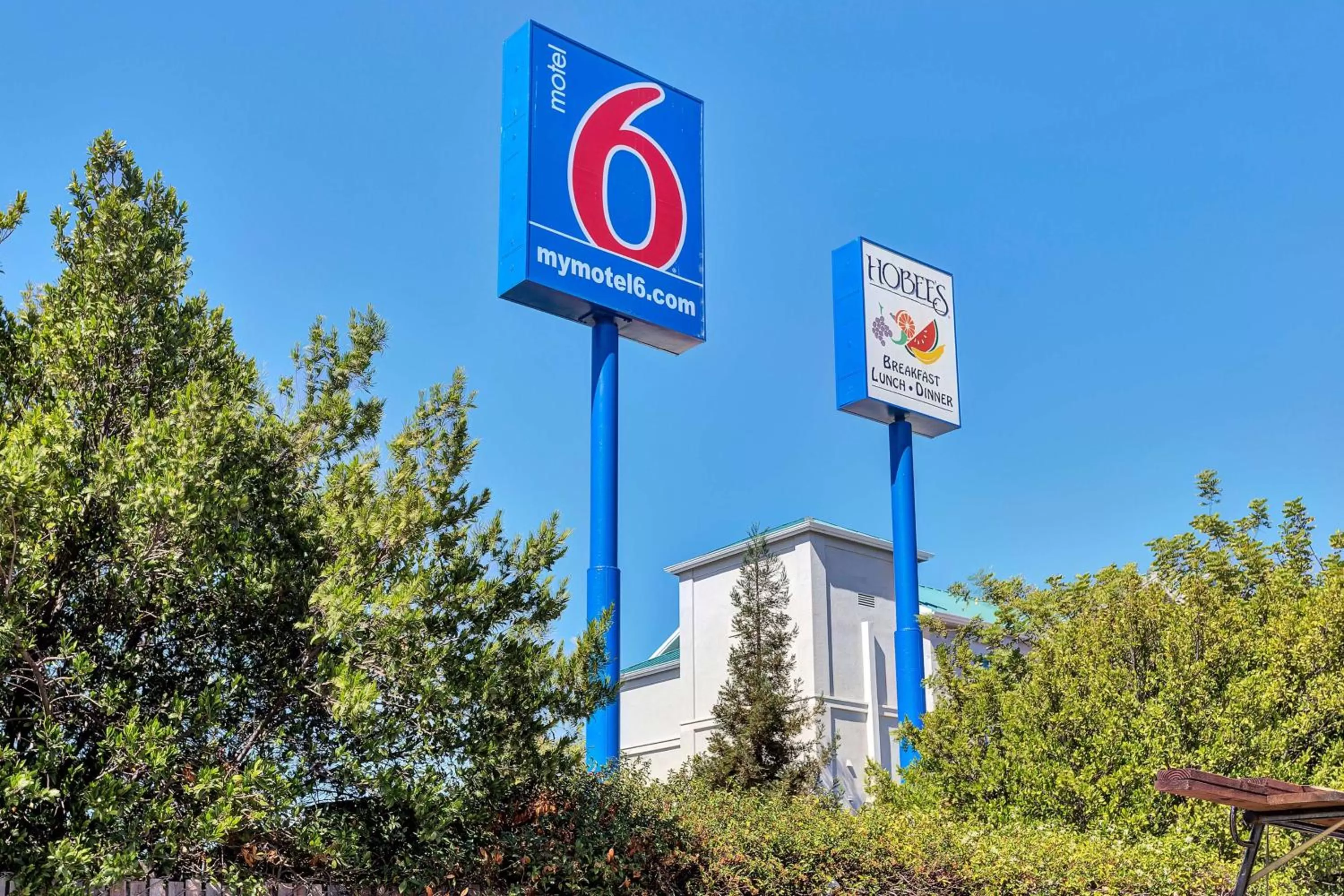 Property building in Motel 6-Belmont, CA - San Francisco - Redwood City