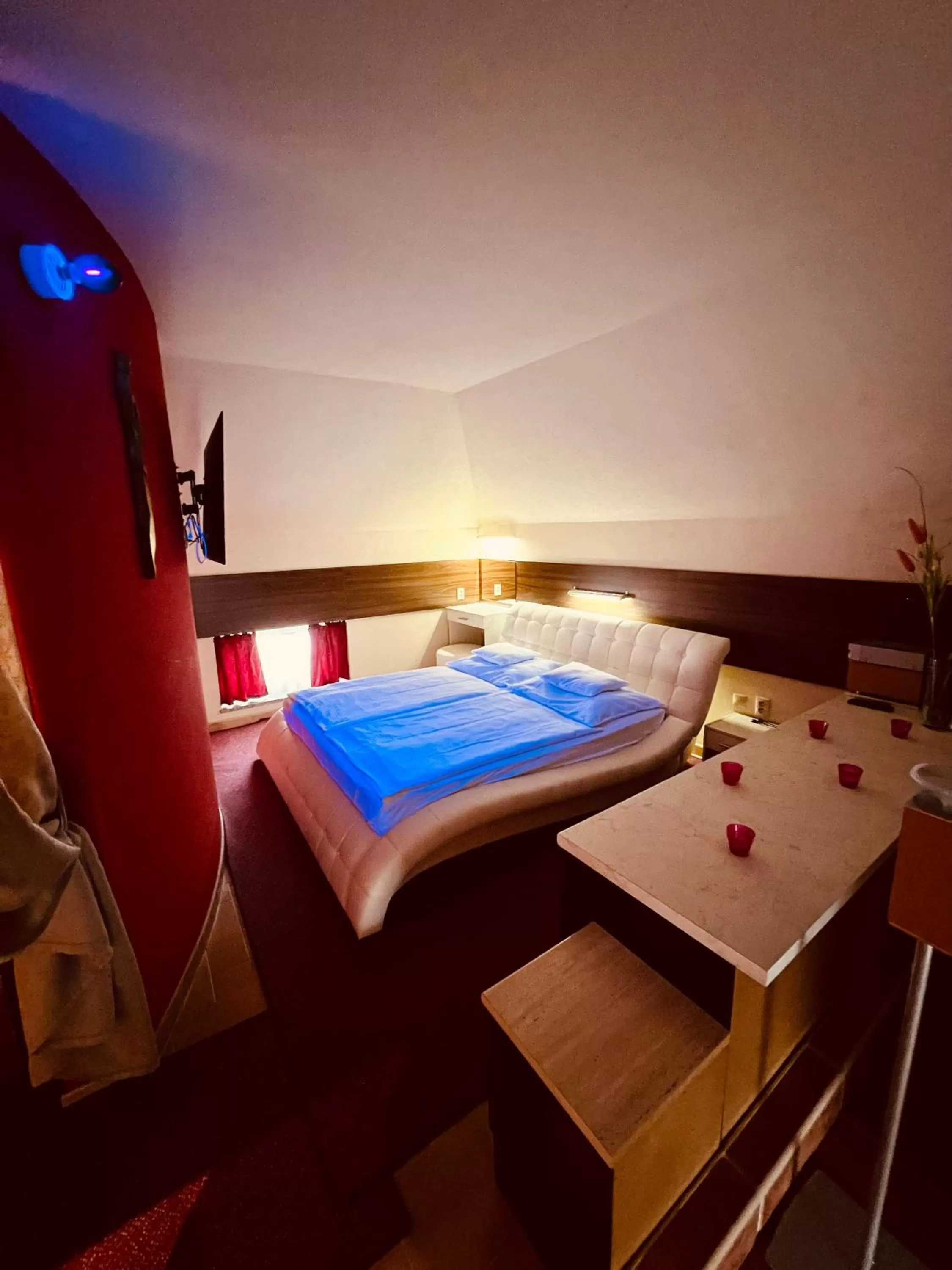 Bedroom, Bed in Spa & Wellness Hotel Orchidea