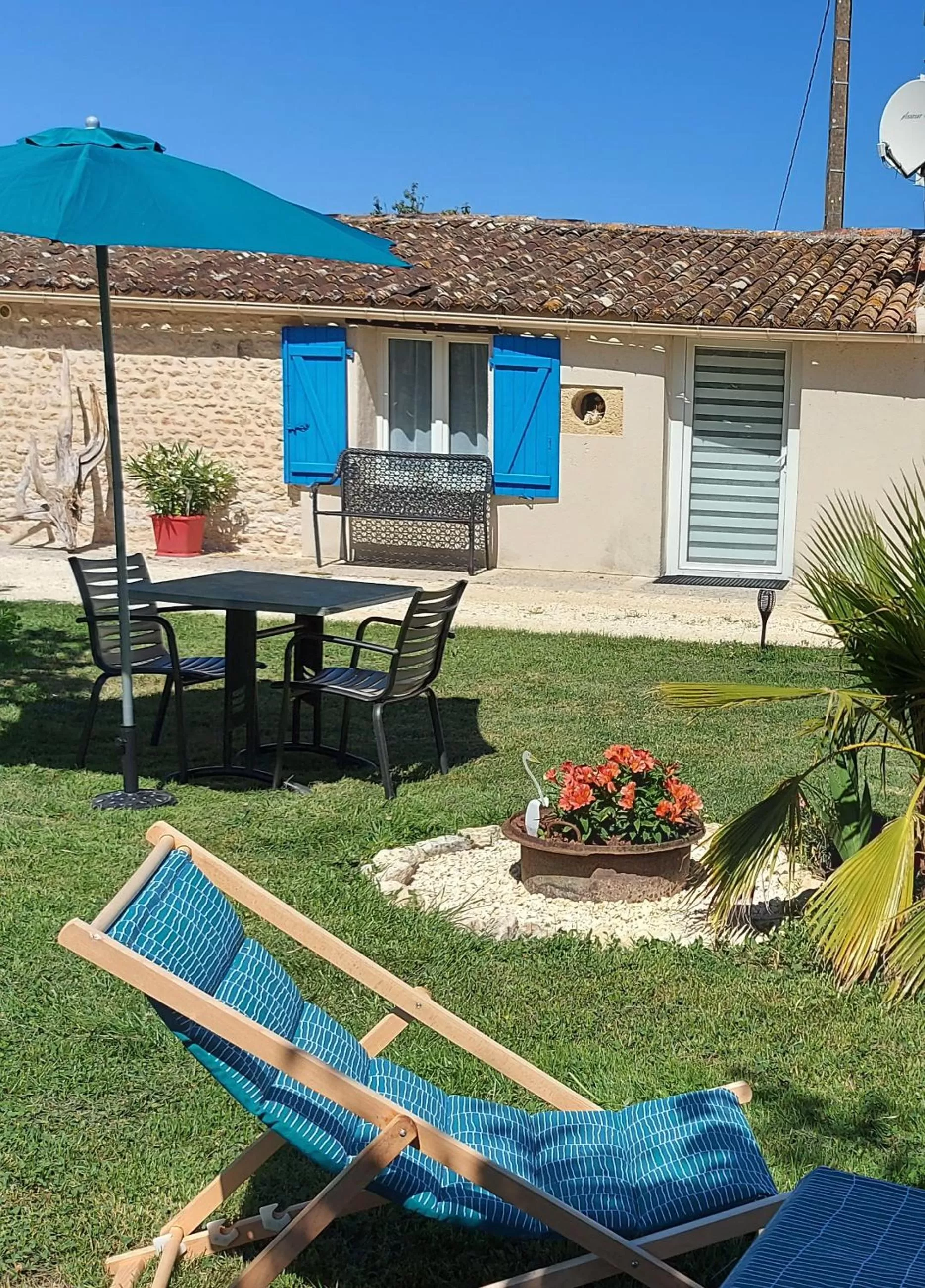 Dining area, Garden in MOULIN DE MAUZAC