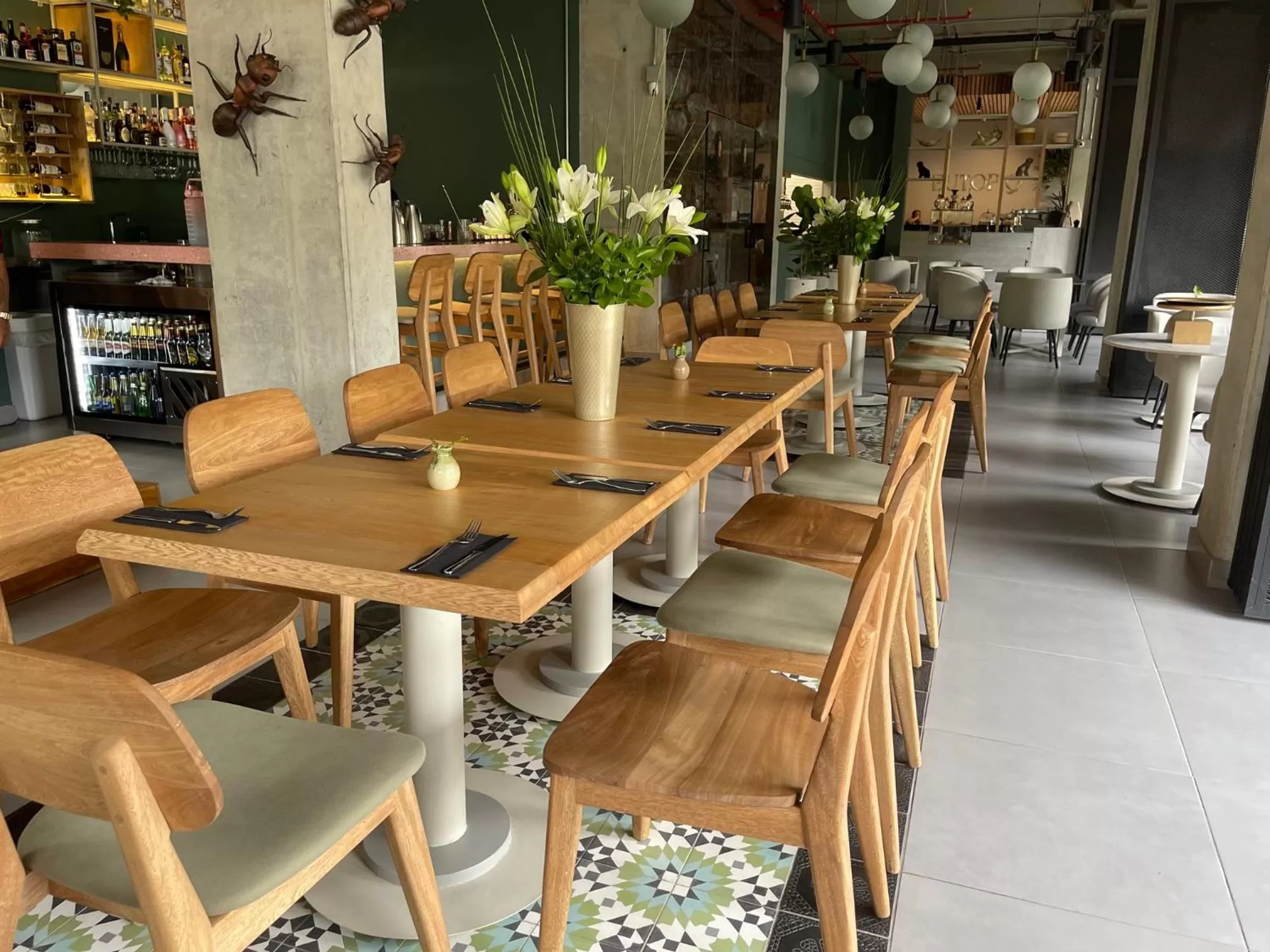 Restaurant/places to eat in Eutopiq Hotel