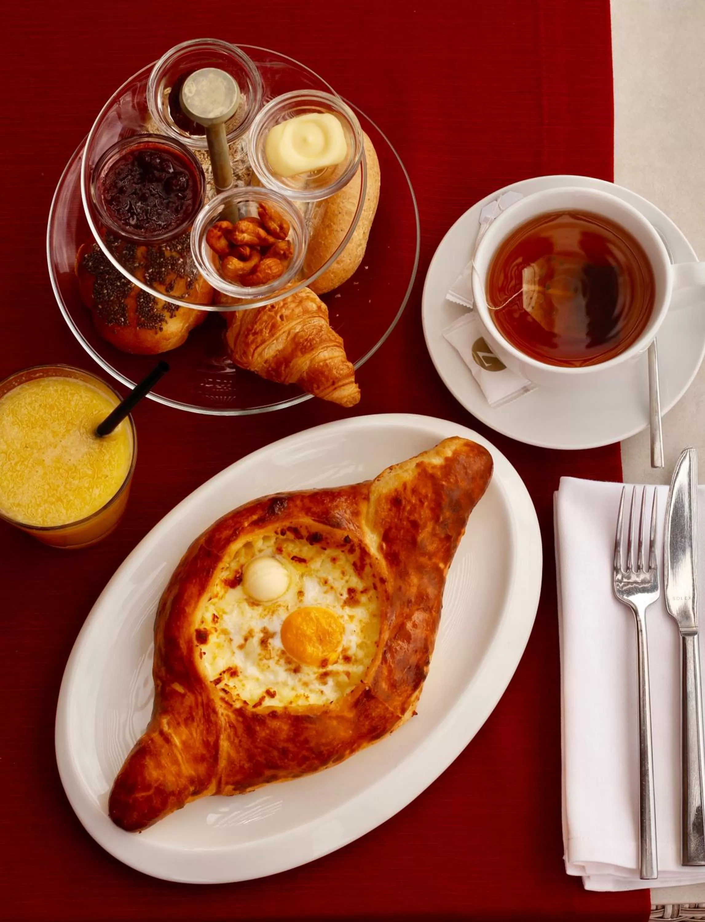 Restaurant/places to eat in Hotel Zeta