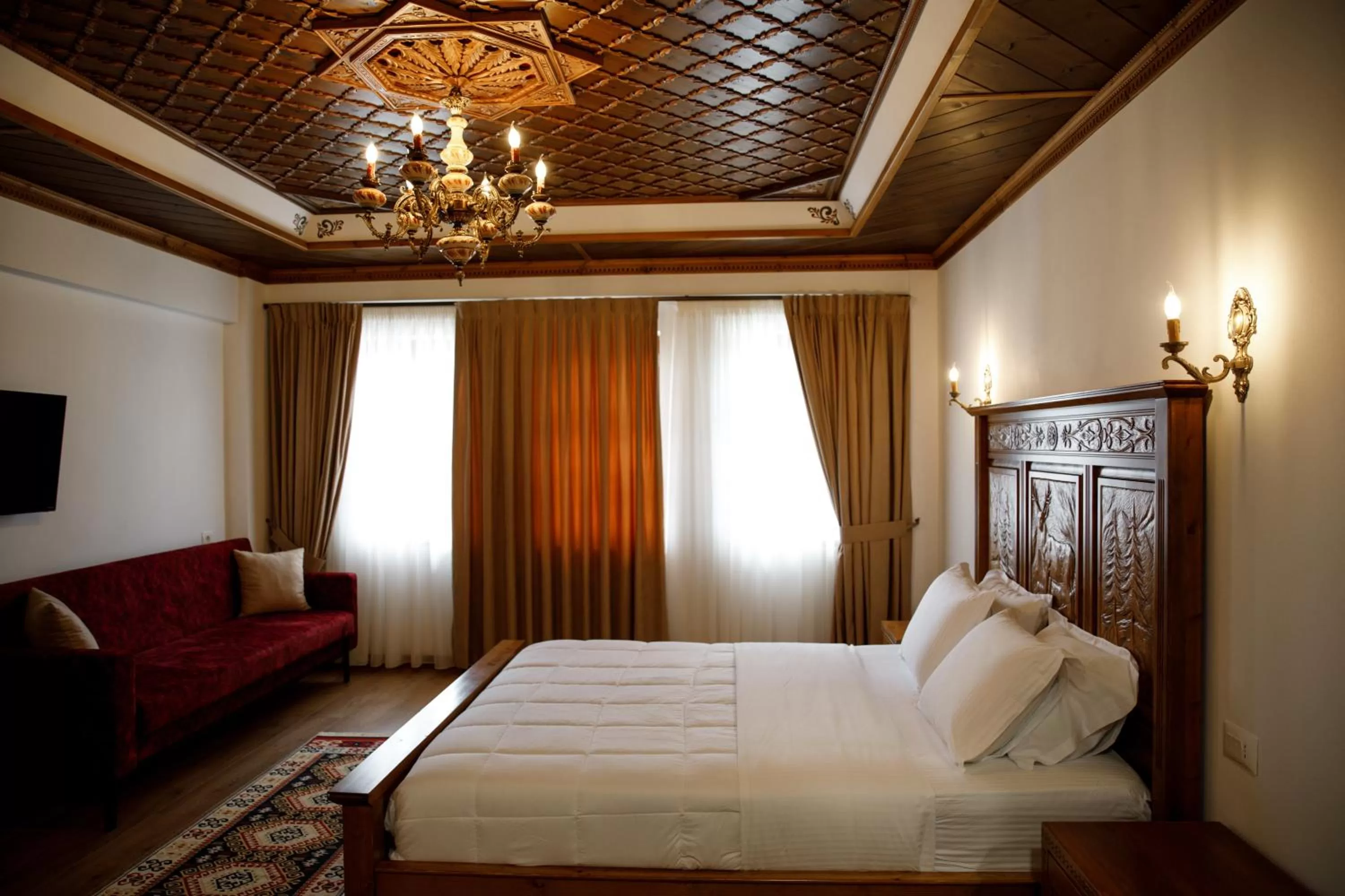 Bed in Rose Garden Hotel