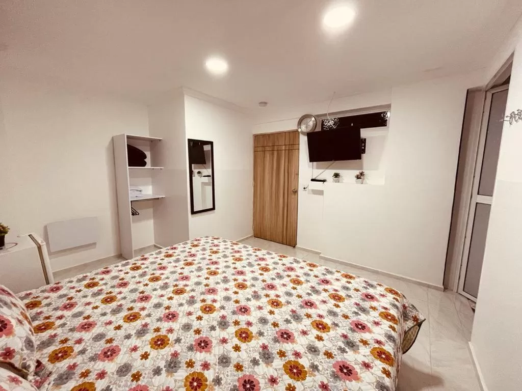 Photo of the whole room, Bed in Hotel Eterna Primavera