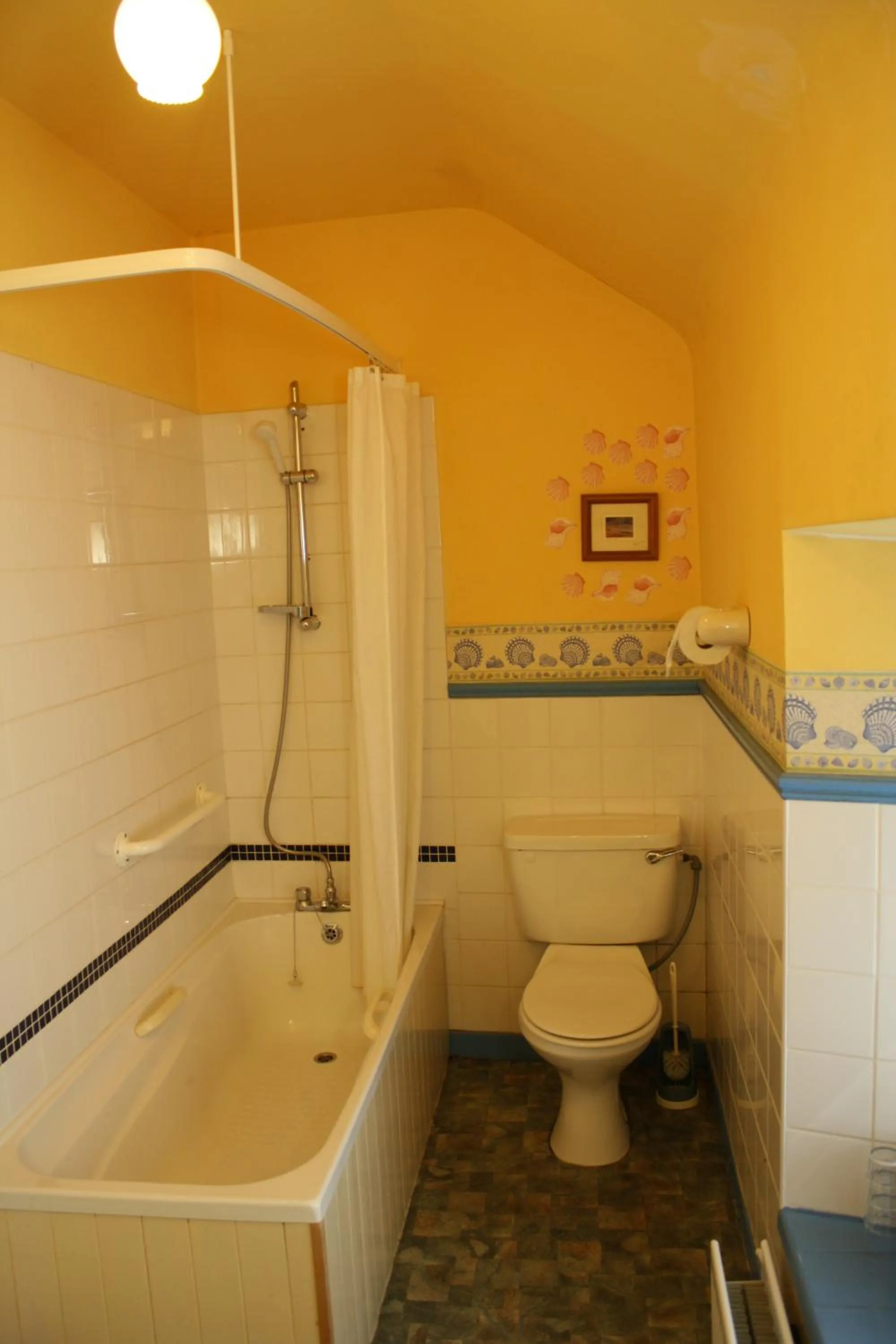 Shower in Woodhill House