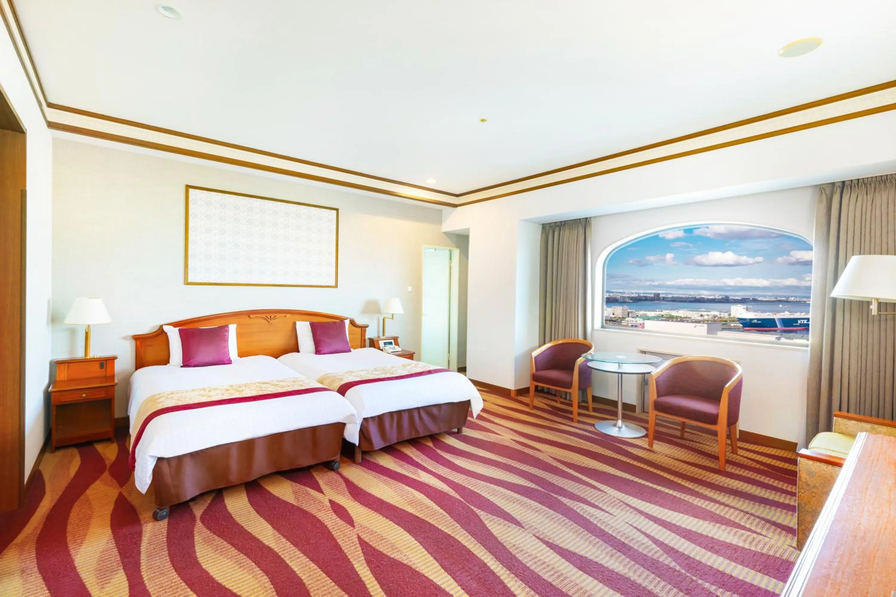 Photo of the whole room, Bed in Hotel Plaza Kobe