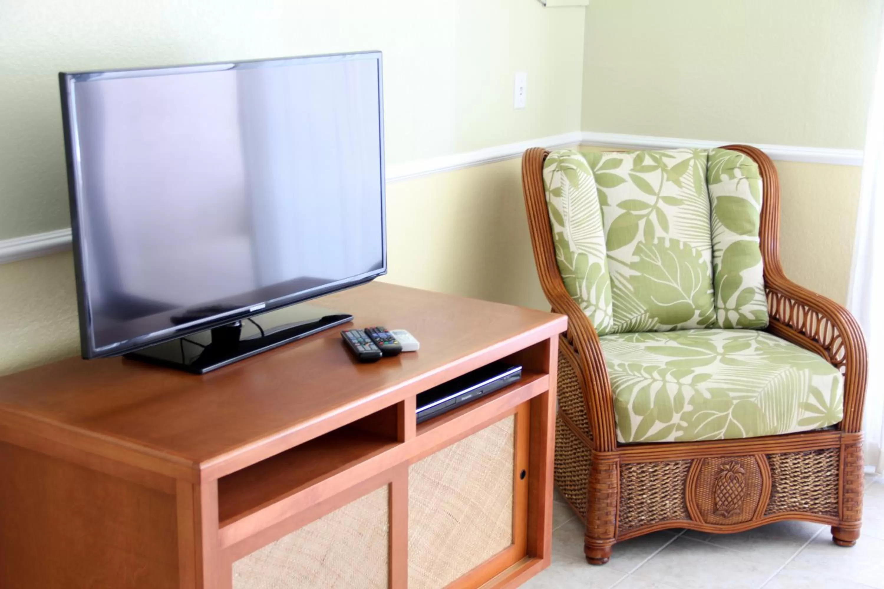 Shower in Kona Reef Resort by Latour Group