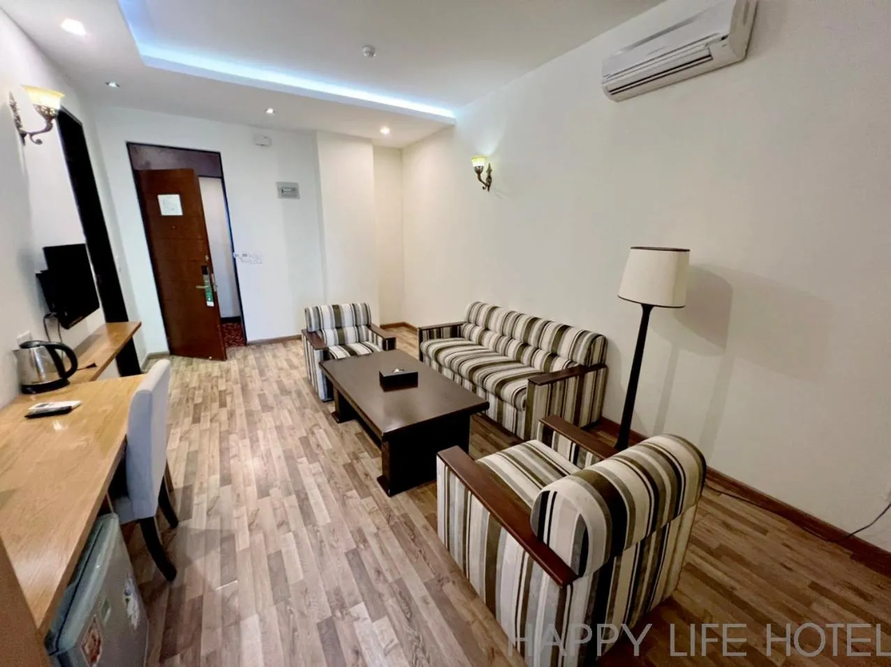 Happy Life Hotel District 7 Gần SECC