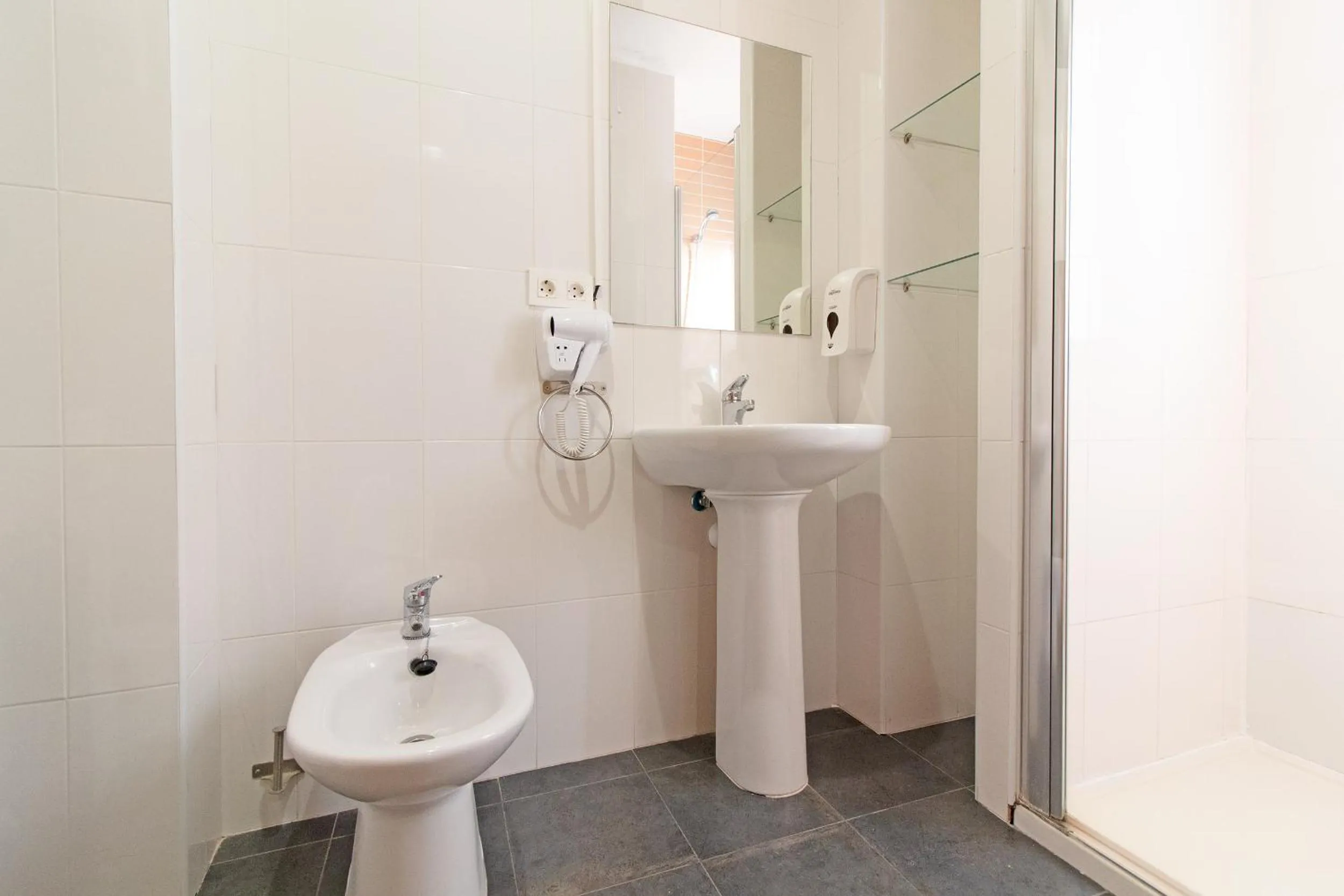 Bathroom in Hotel Sagunto