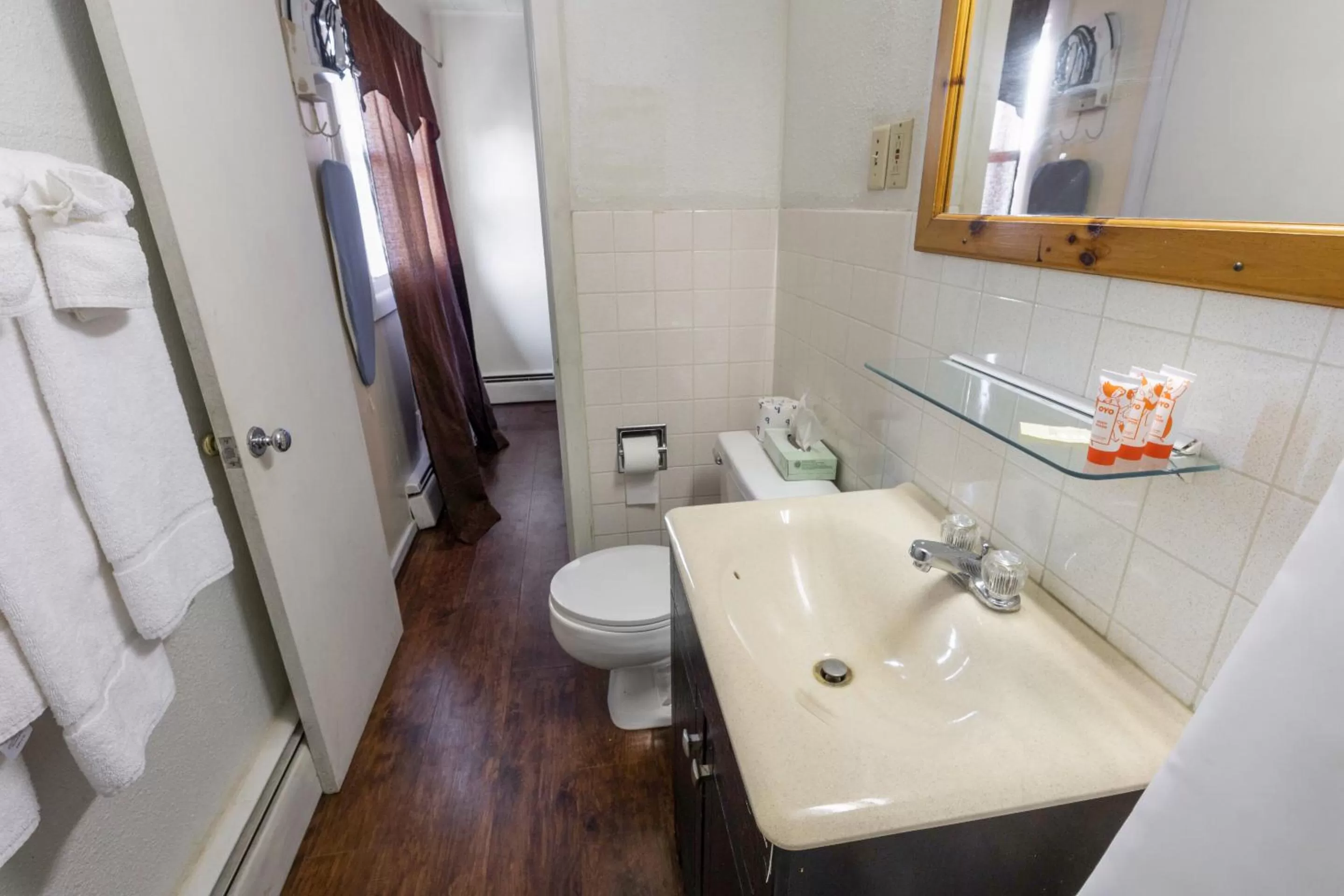 Bathroom in Buena Vista Inn Motel