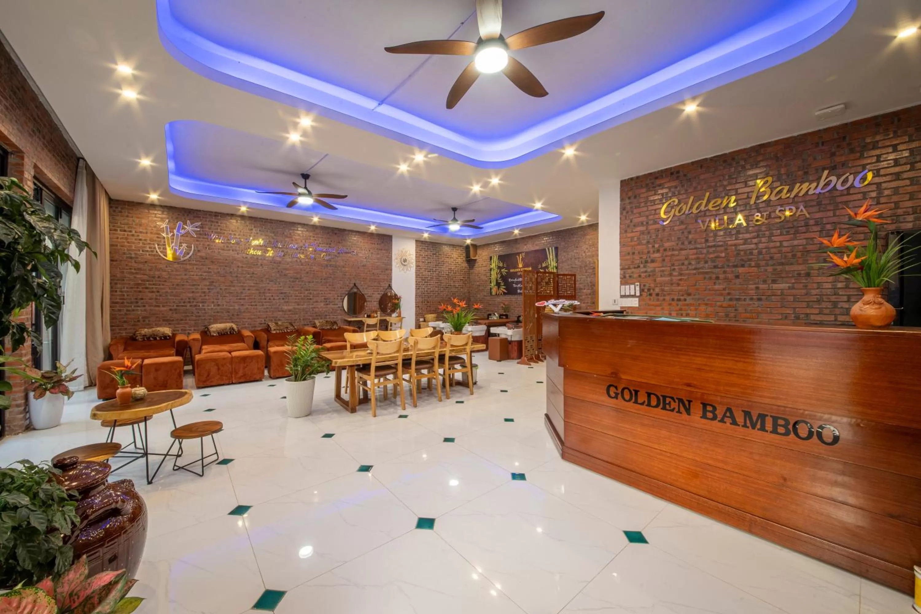 Communal lounge/ TV room in Hoi An Golden Bamboo An Bang Beach Villa & Spa