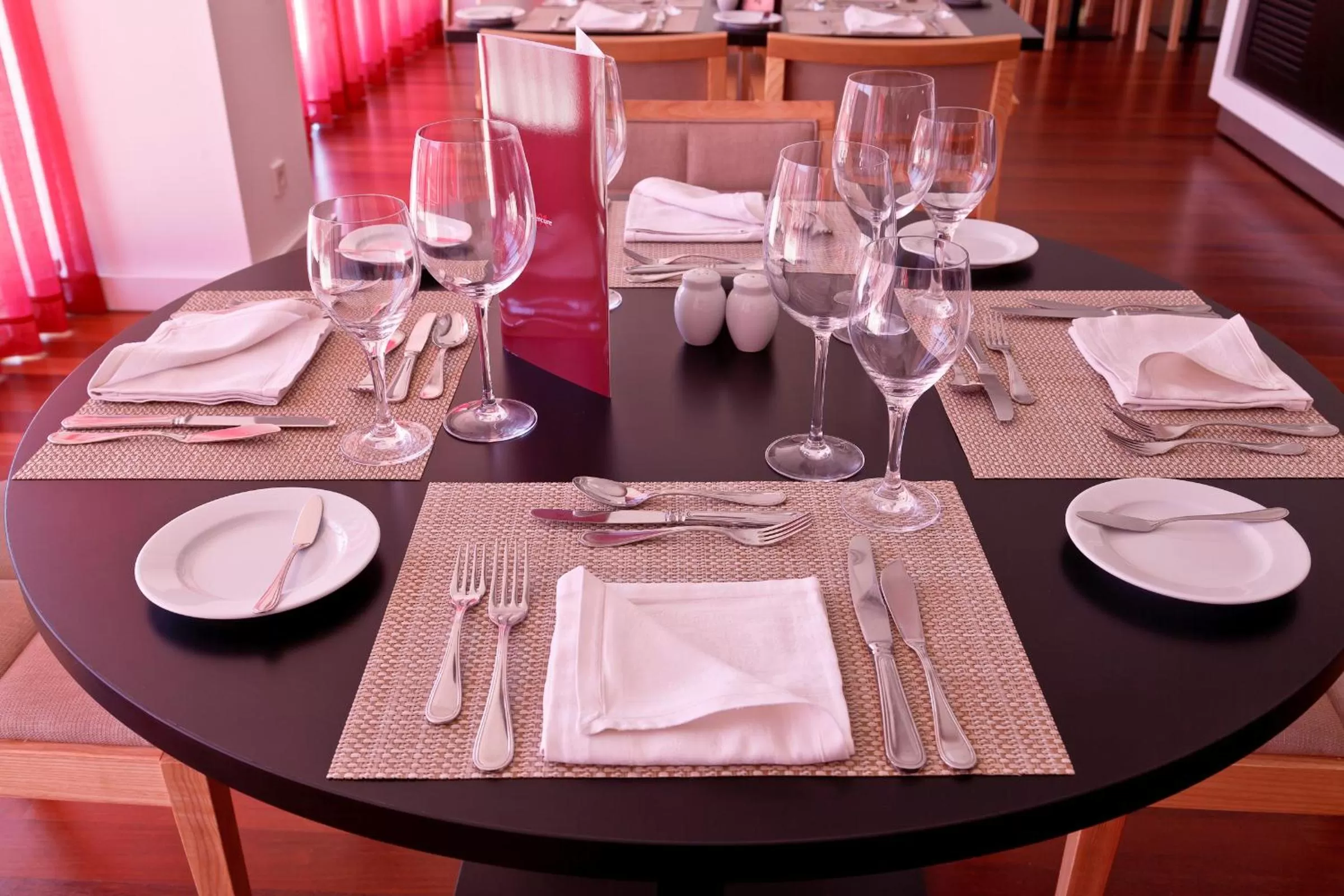 Restaurant/places to eat in Hotel Mercure Braga Centro