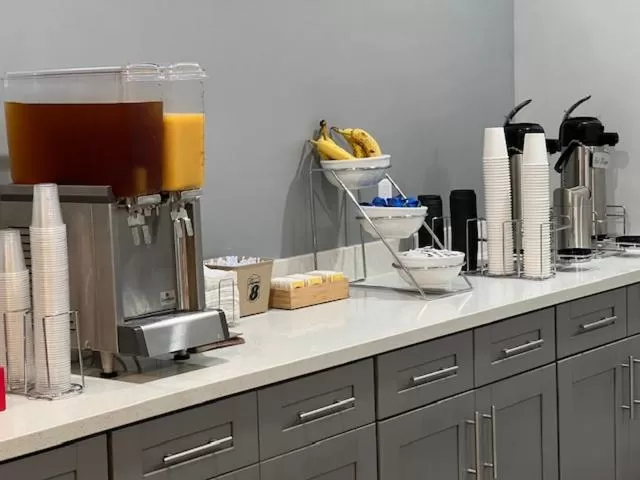 Coffee/tea facilities in Super 8 by Wyndham San Francisco/Union Square Area