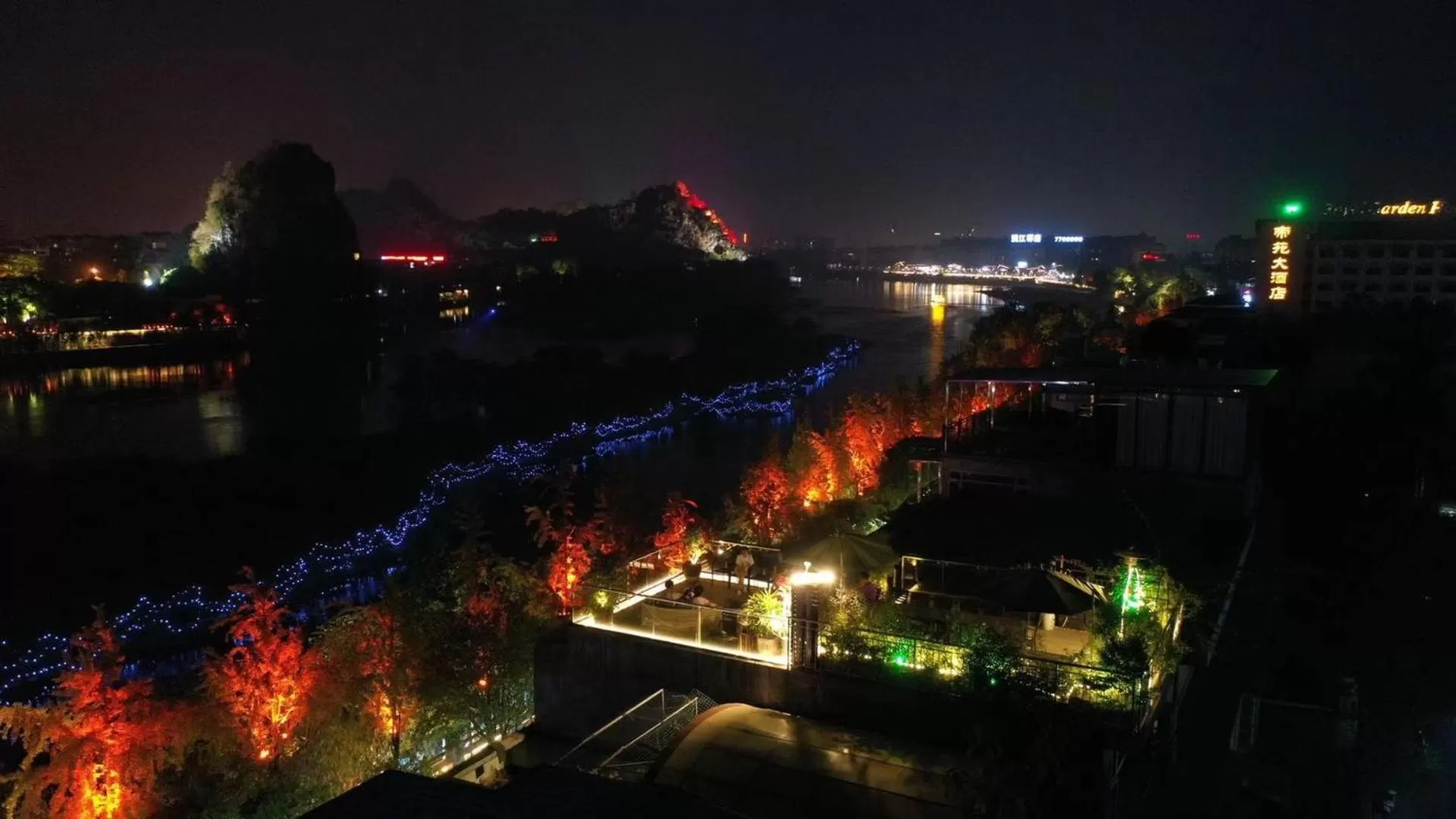 Night in Li River Resort Villa Hotel