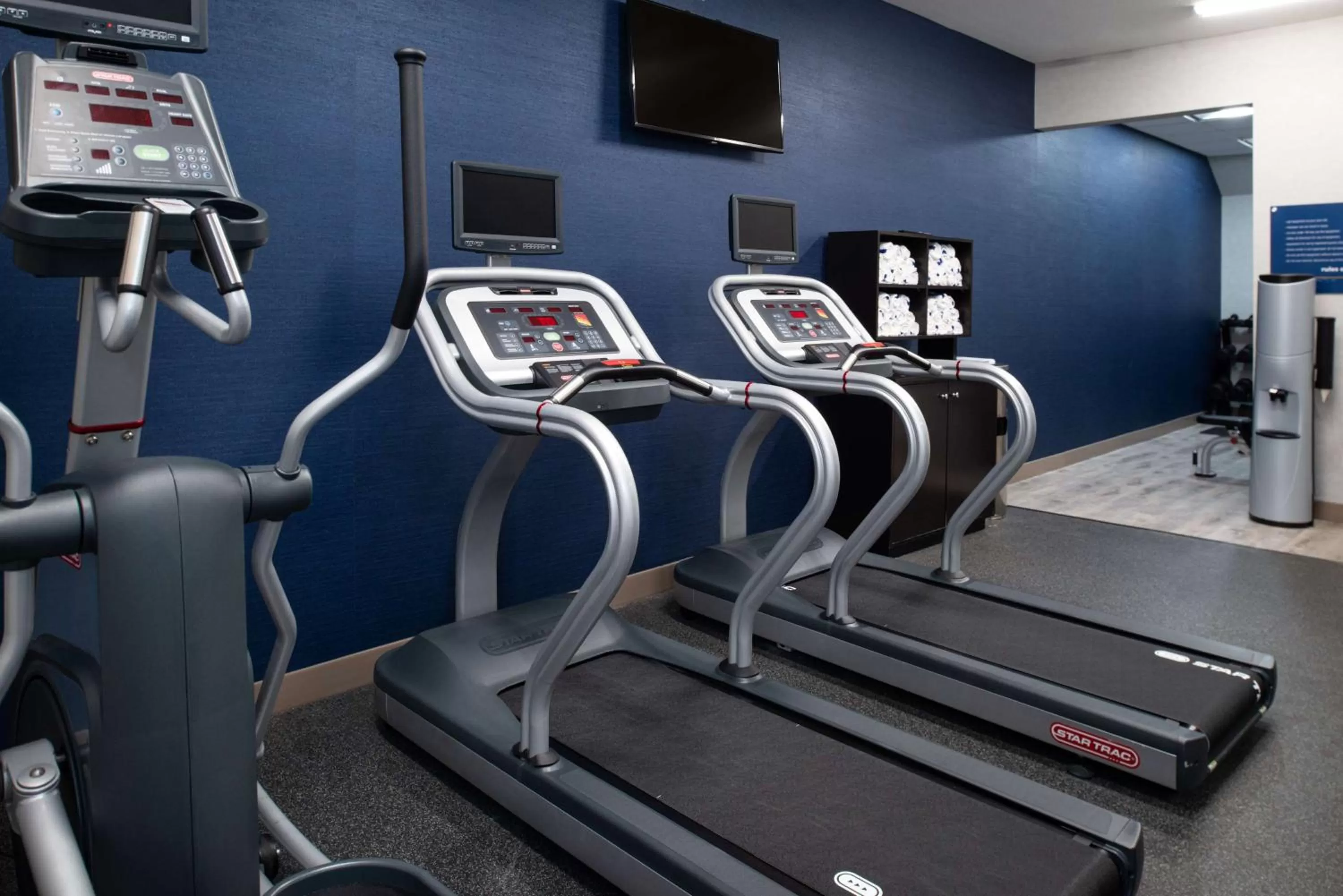 Fitness centre/facilities in Hampton Inn Kansas City Northeast