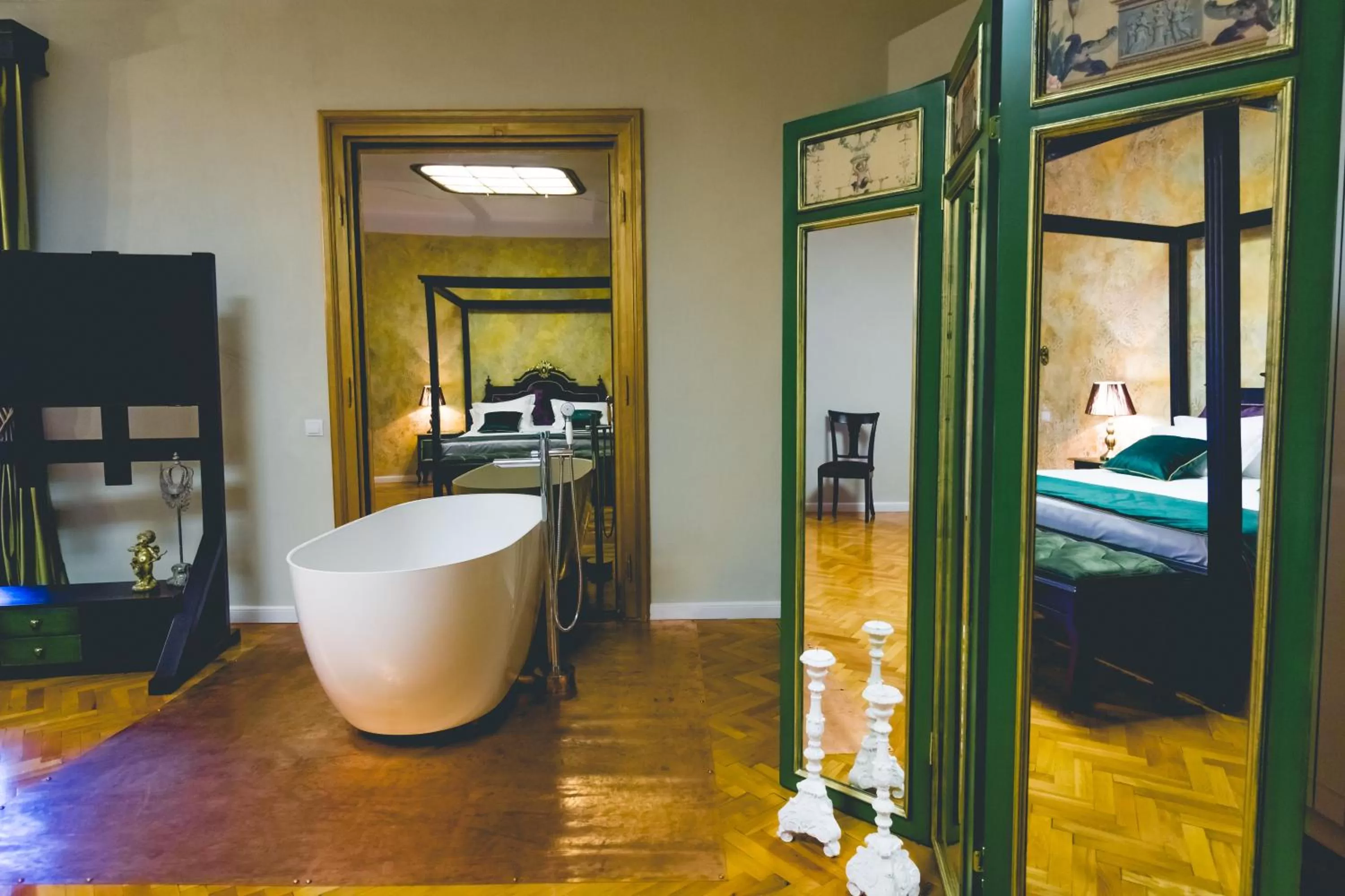 Bedroom, Bathroom in MAGISTER seven