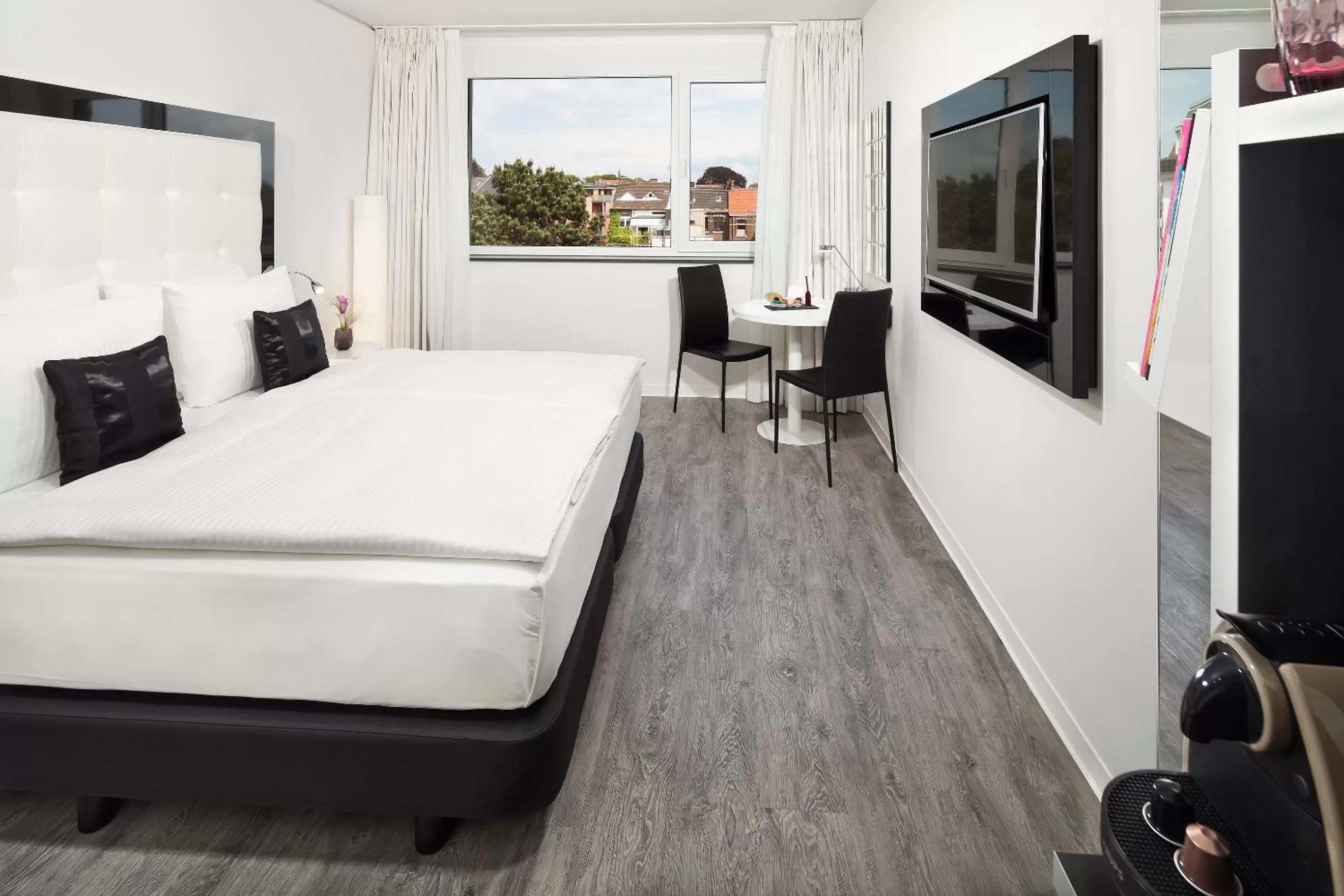 Bedroom, Bed in INNSiDE by Meliá Aachen