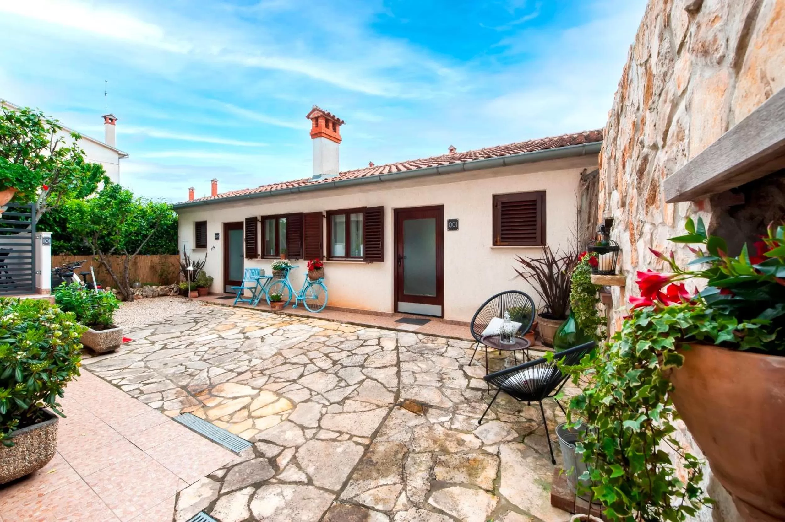 Property Building in Villa B&B Marina & Parking Free