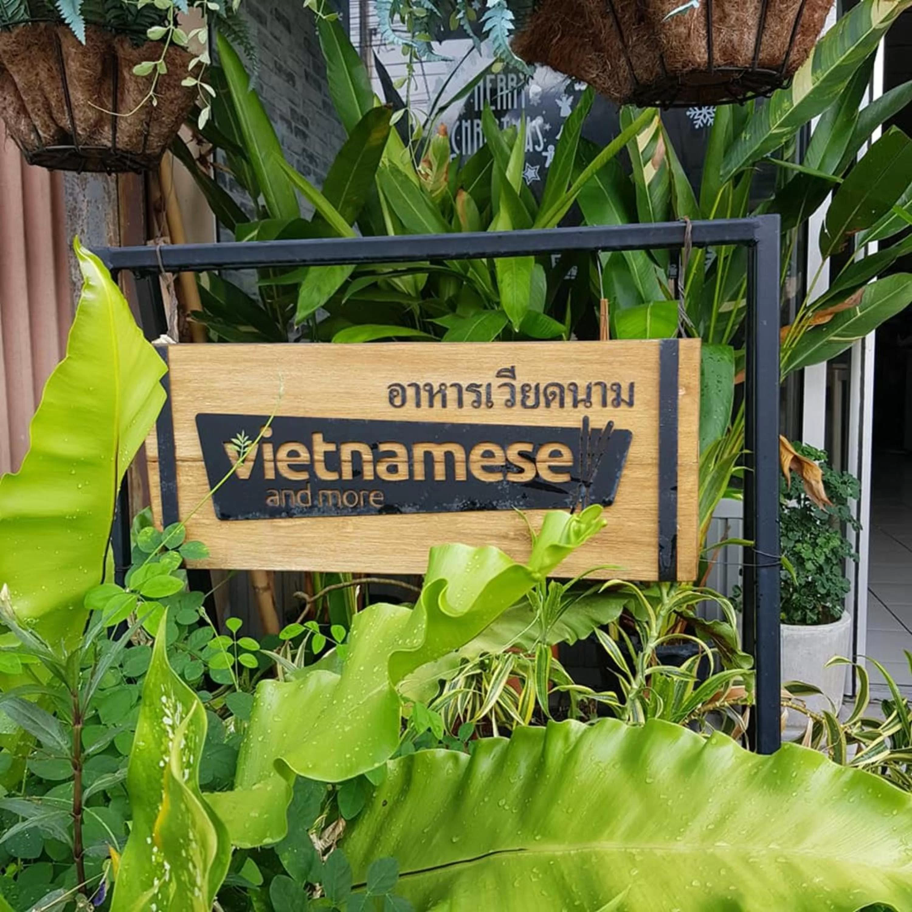 Restaurant/places to eat in At 115 Hotel By Rompo