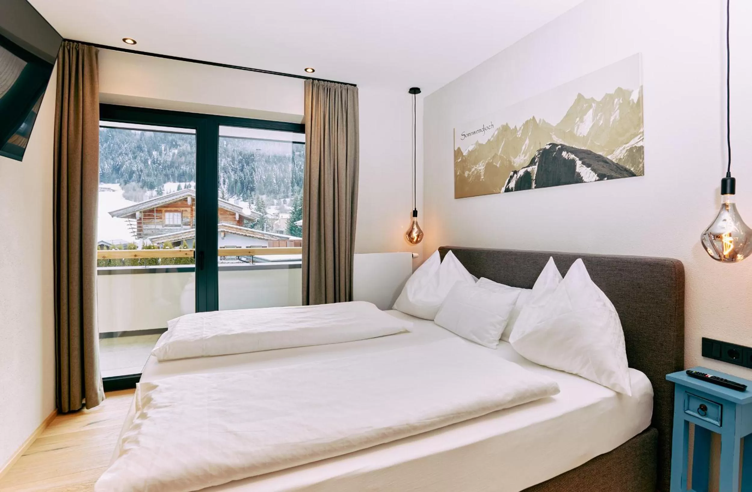 Bedroom, Bed in Home suite home