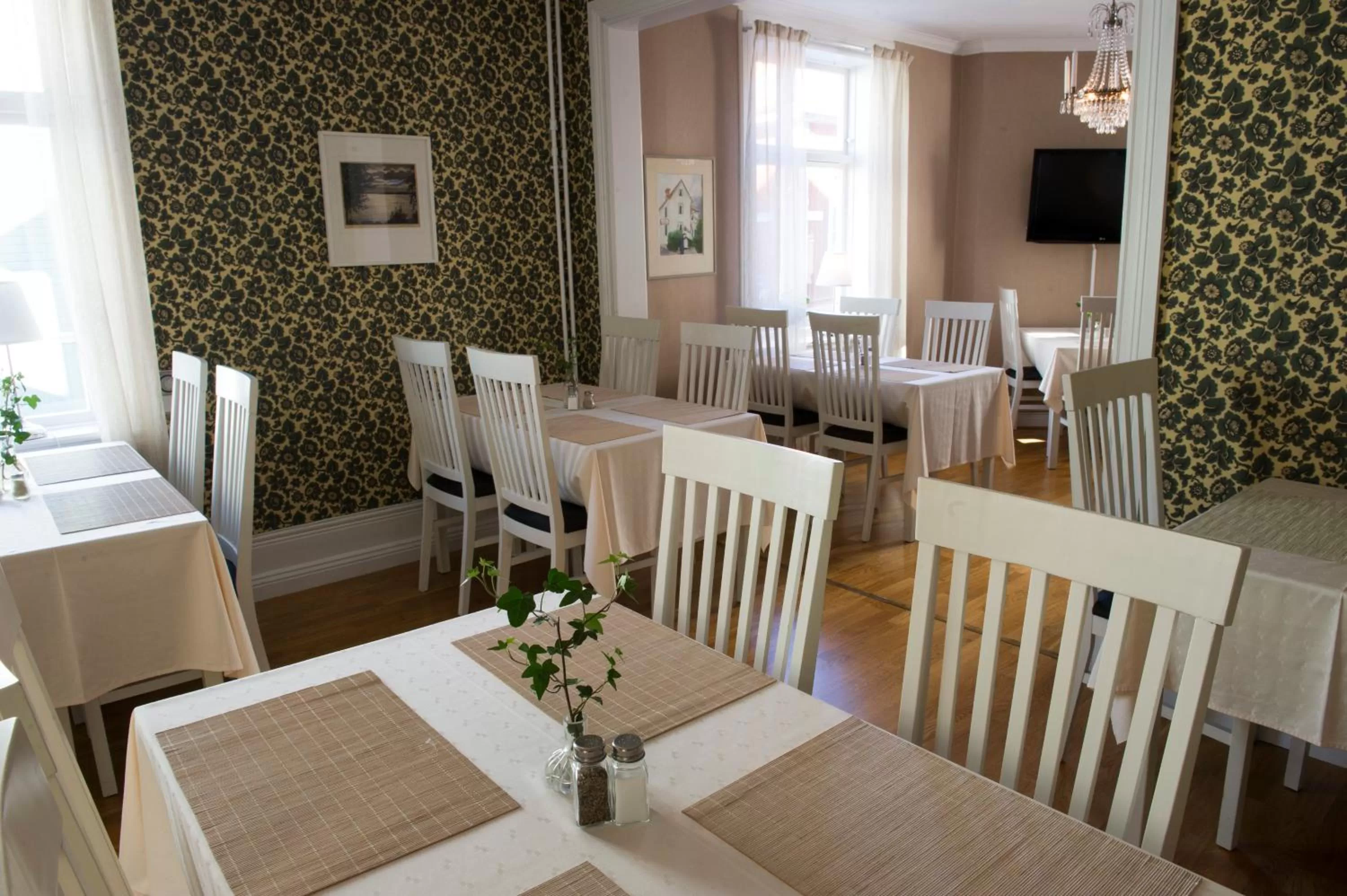 Food and drinks, Restaurant/Places to Eat in Lilla Hotellet i Nora