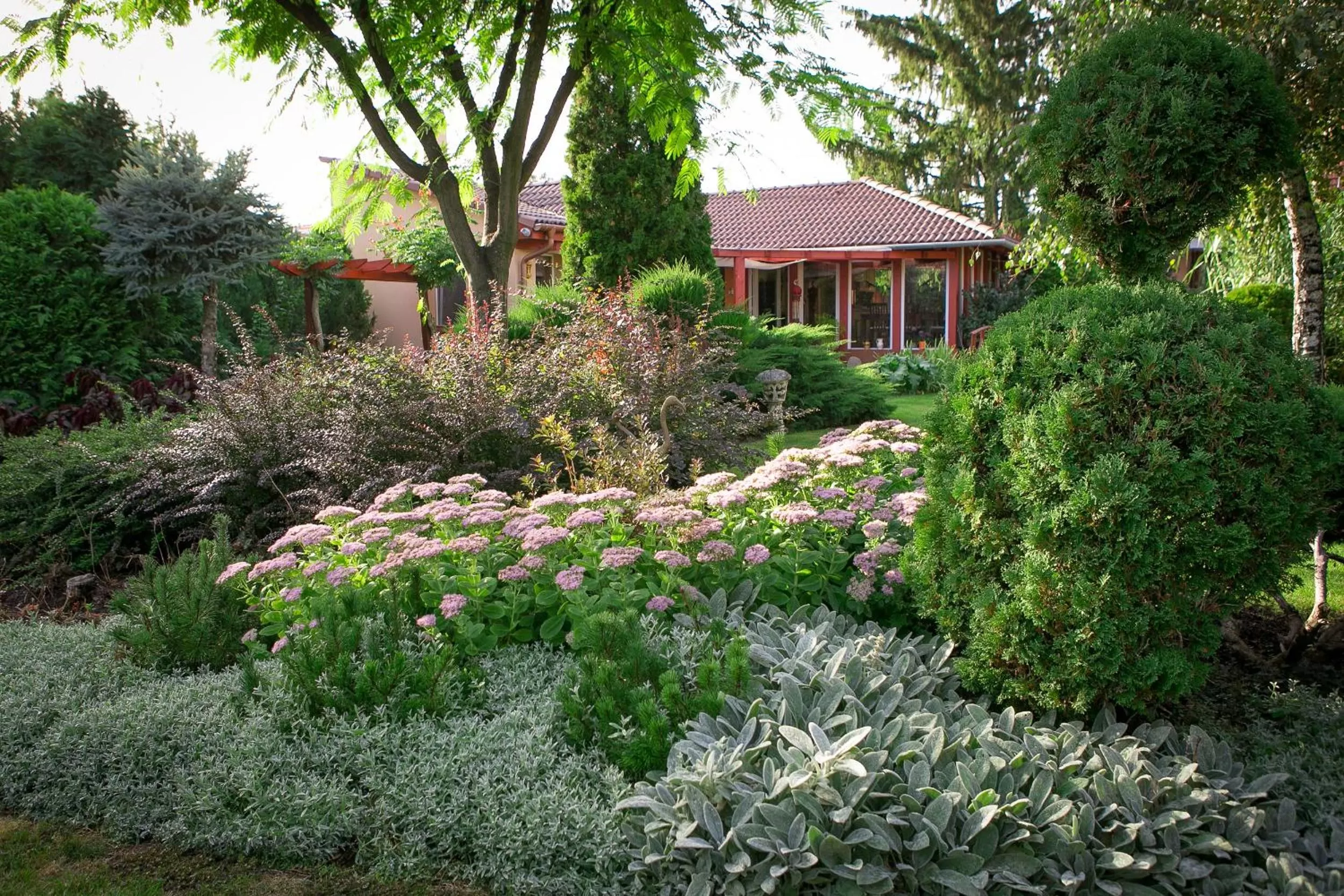 Garden, Property Building in Green Park Villa