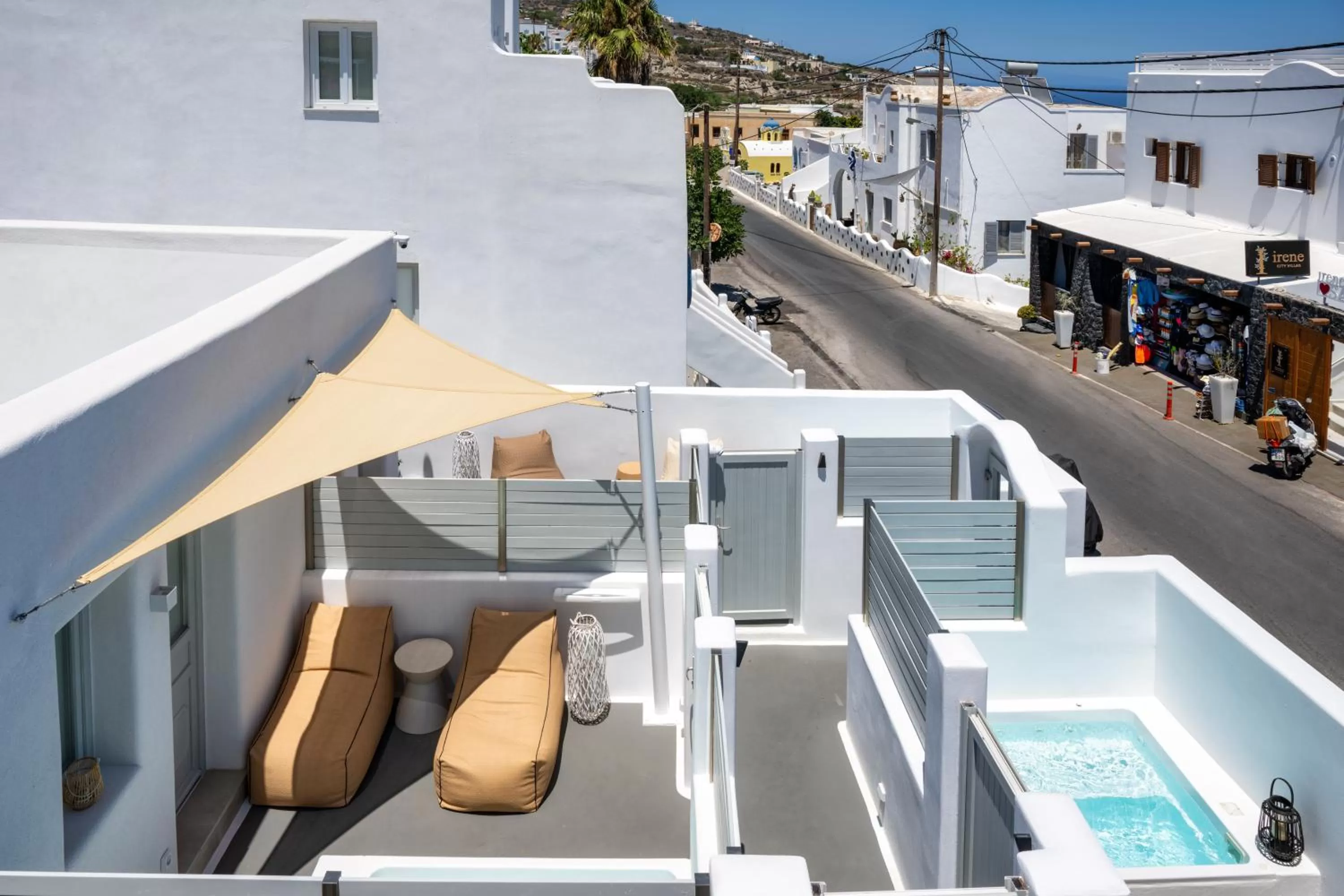 Balcony/Terrace in Hill Suites