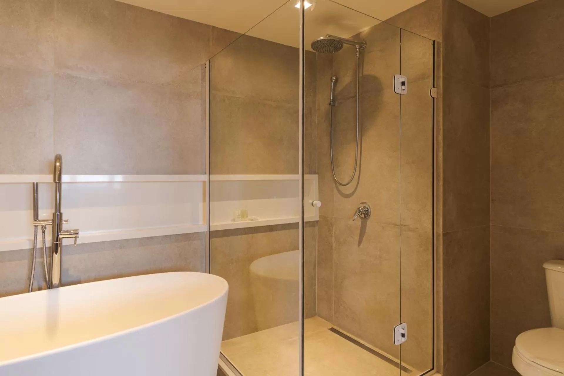 Shower in Novotel Porto Alegre Airport