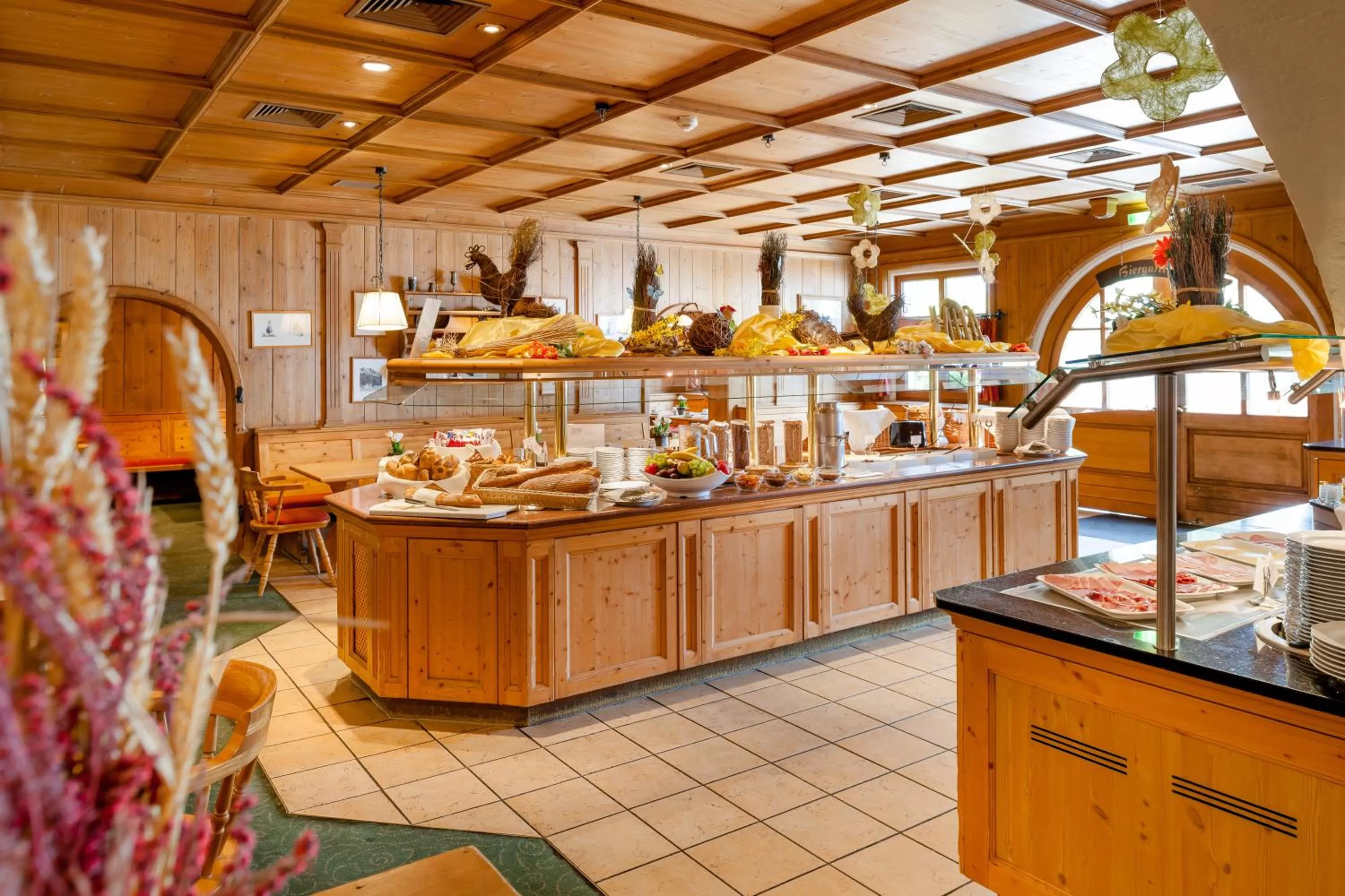Buffet breakfast in Mercure Hotel Garmisch Partenkirchen