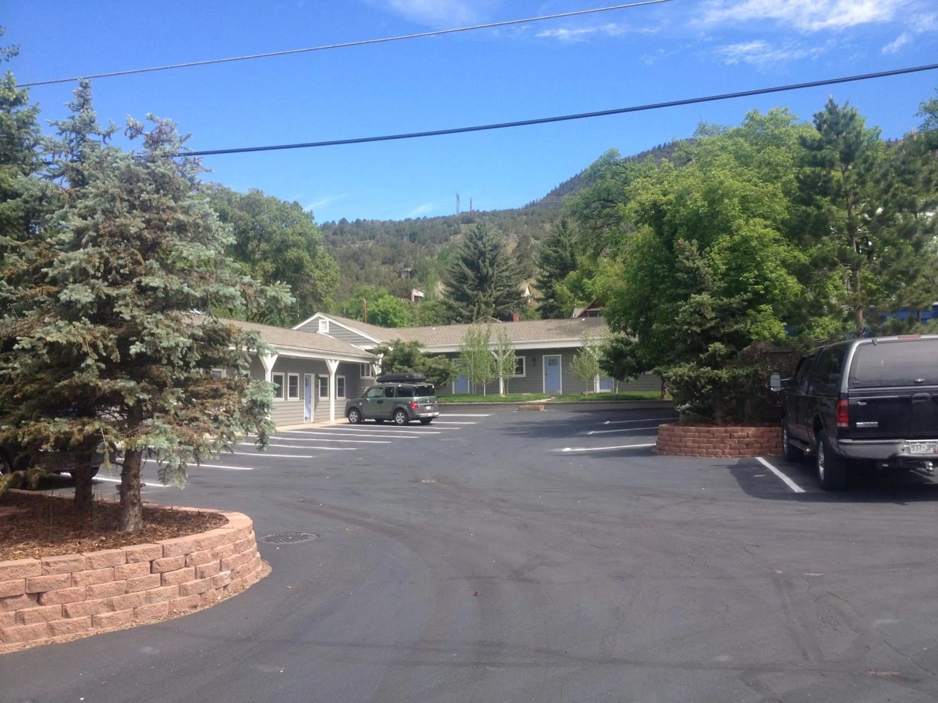 Facade/entrance in Basalt Mountain Inn