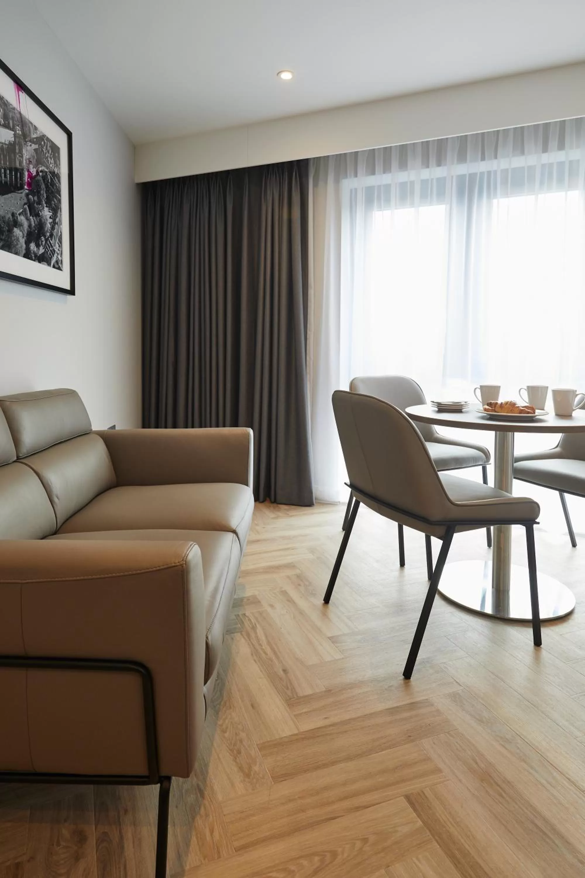 Seating area in Roomzzz York City