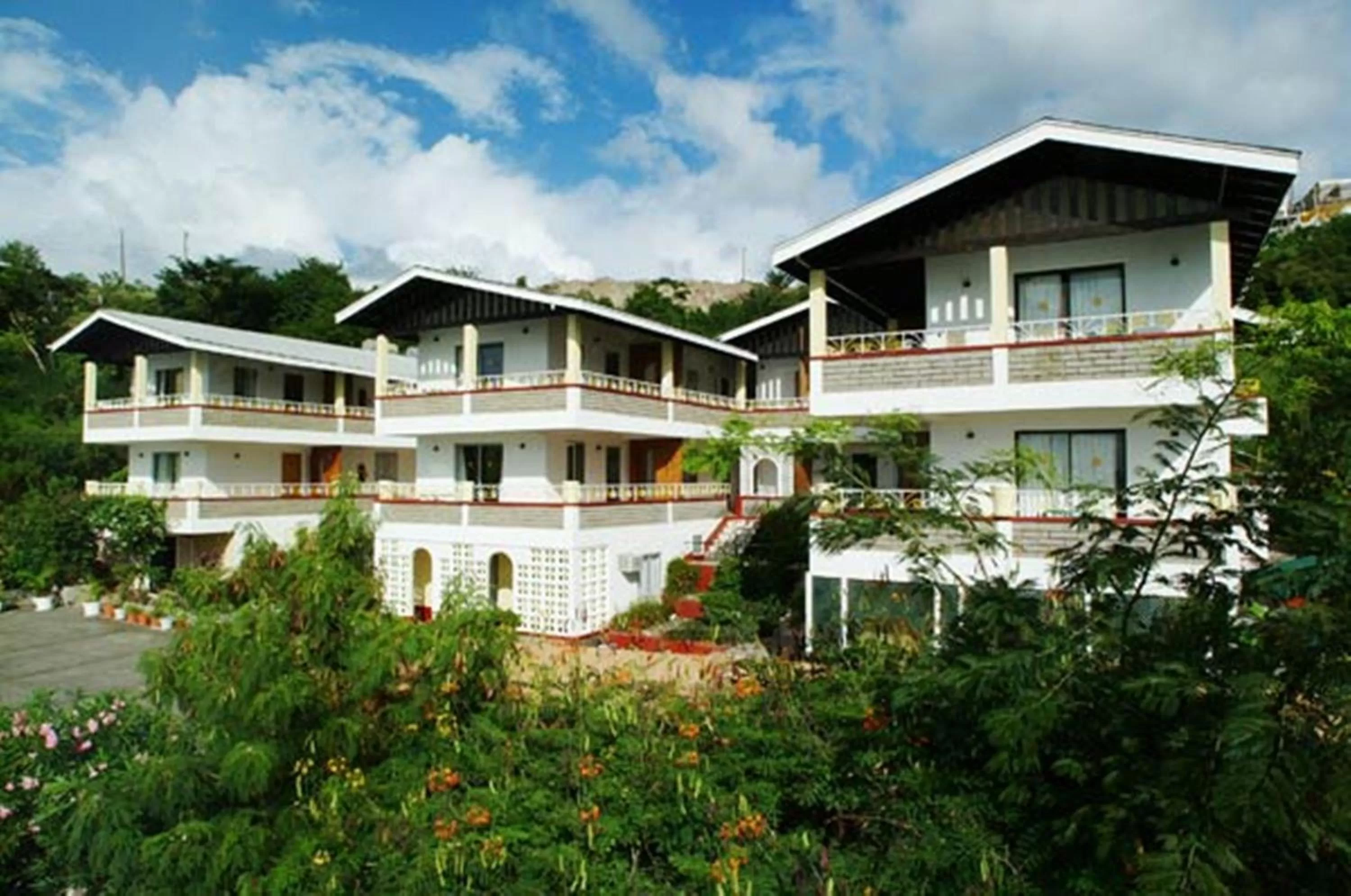Property building in Gem Holiday Beach Resort