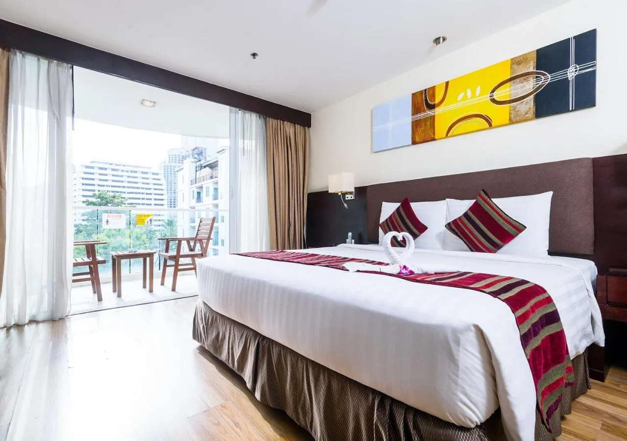 Bedroom, Bed in Lohas Residences Sukhumvit 2