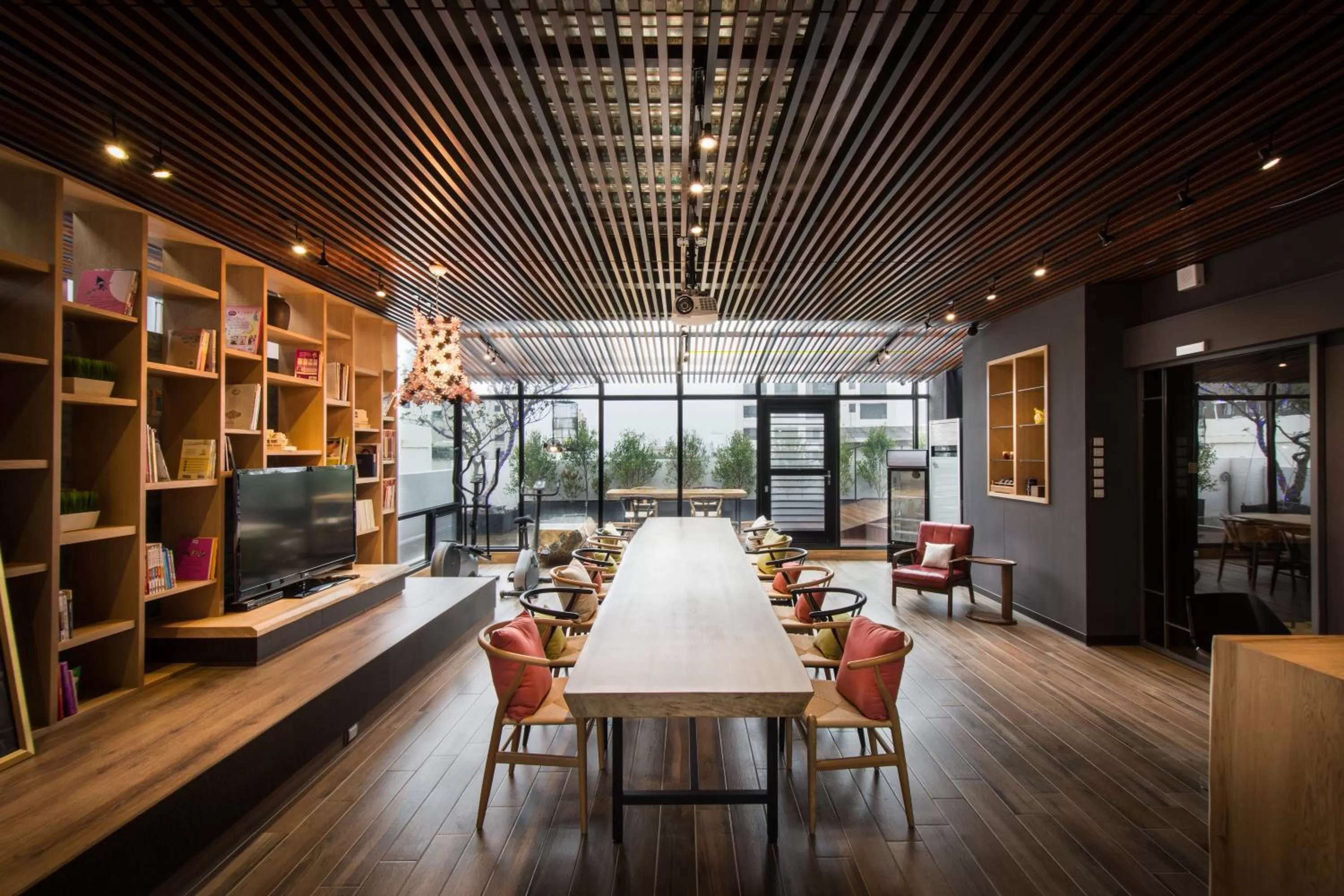 Business facilities in 3 Door Hotel