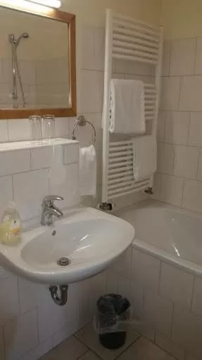 Bathroom in Hotel am Untreusee