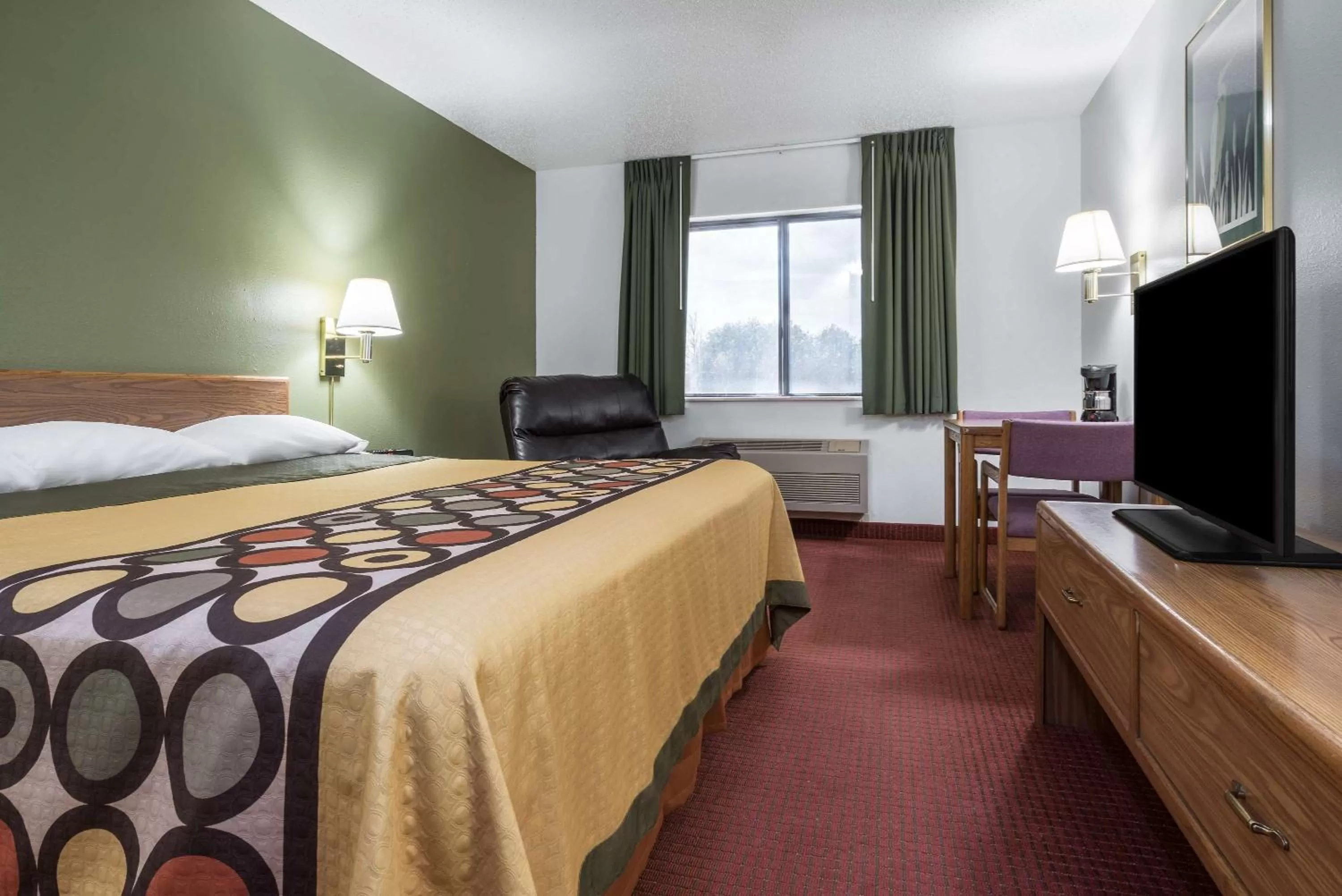 King Room - Non-Smoking in Super 8 by Wyndham Fond Du Lac