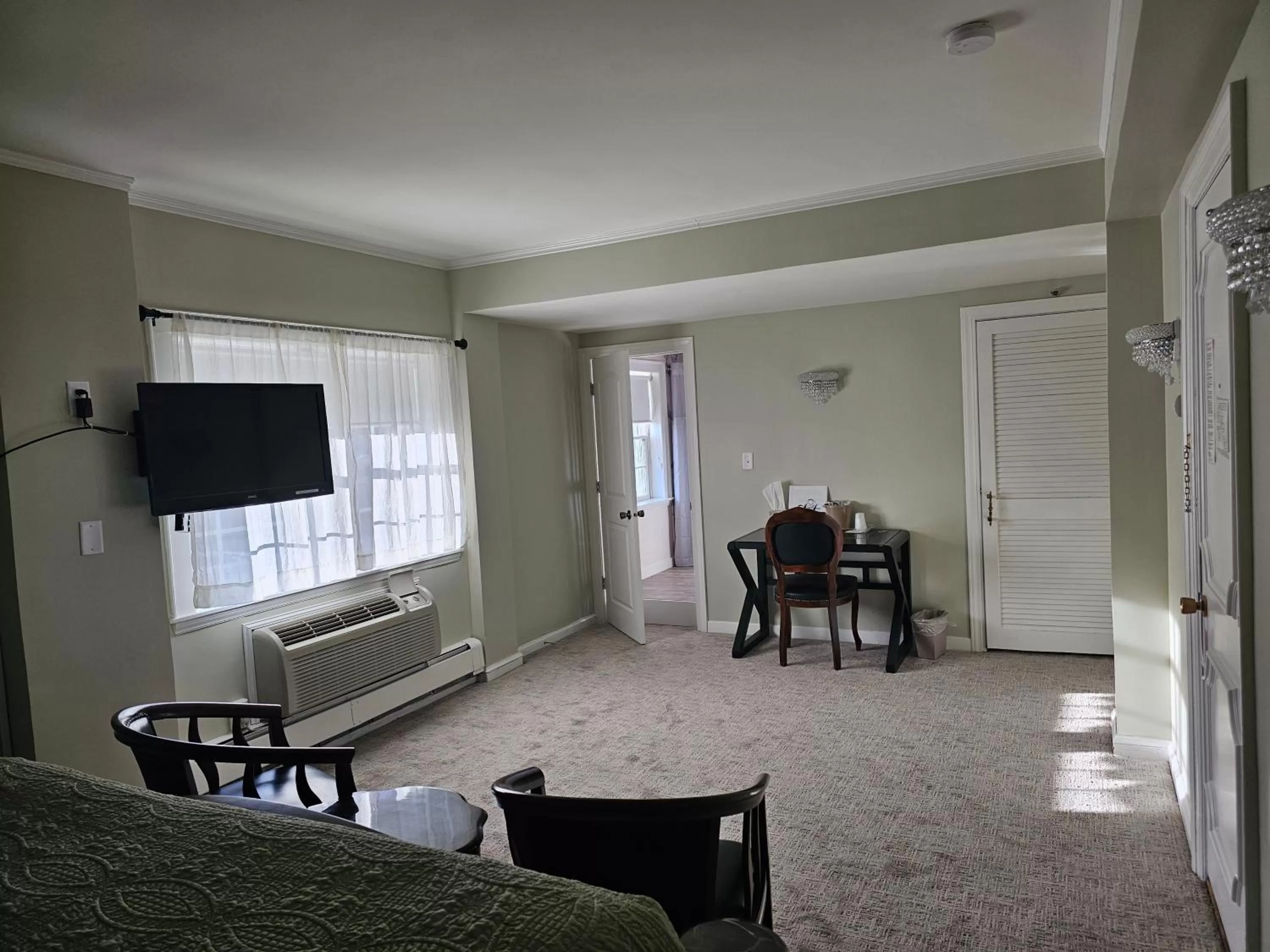 Bedroom in Lowell Inn