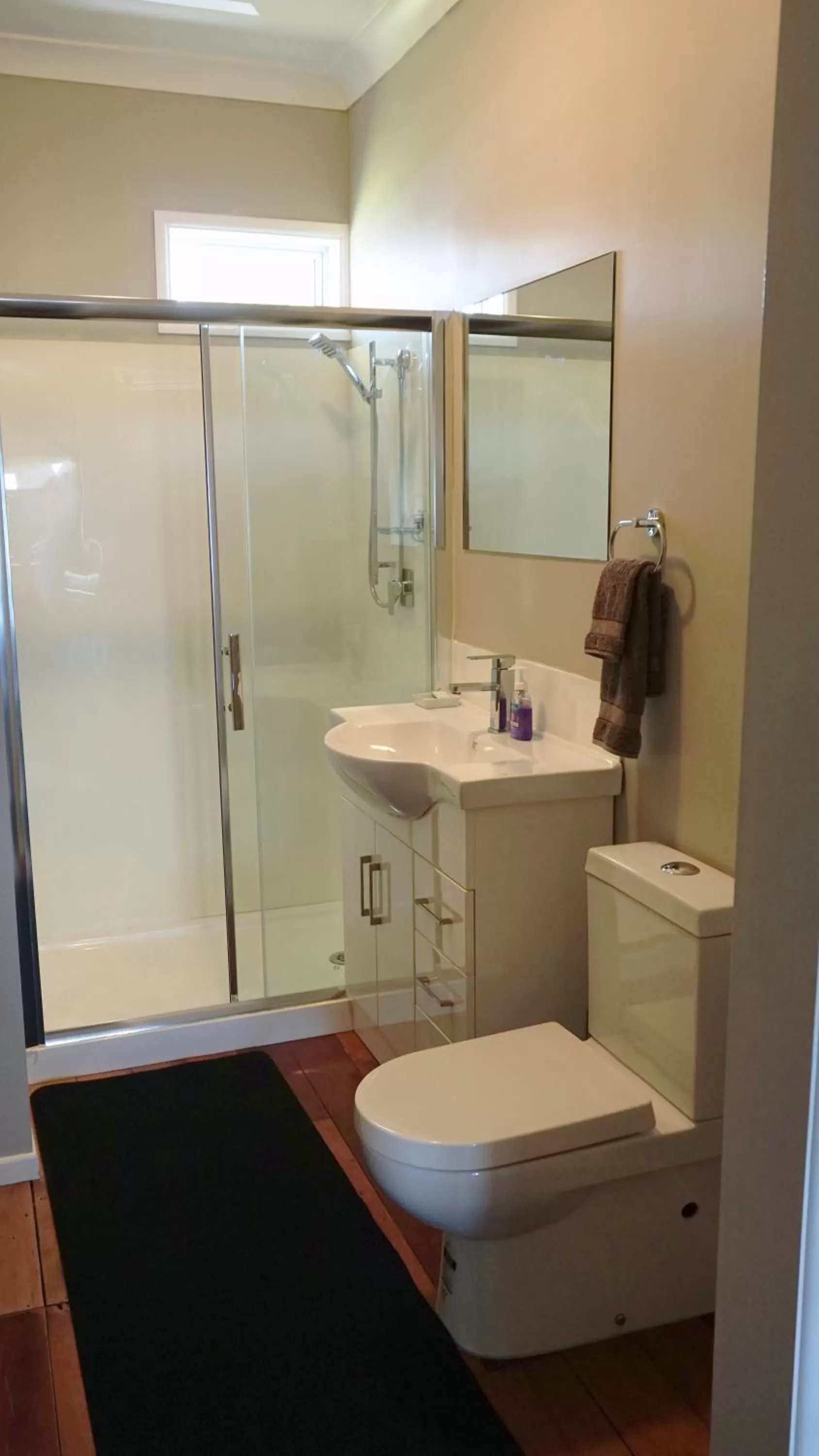 Nana Glads Beachfront Accommodation