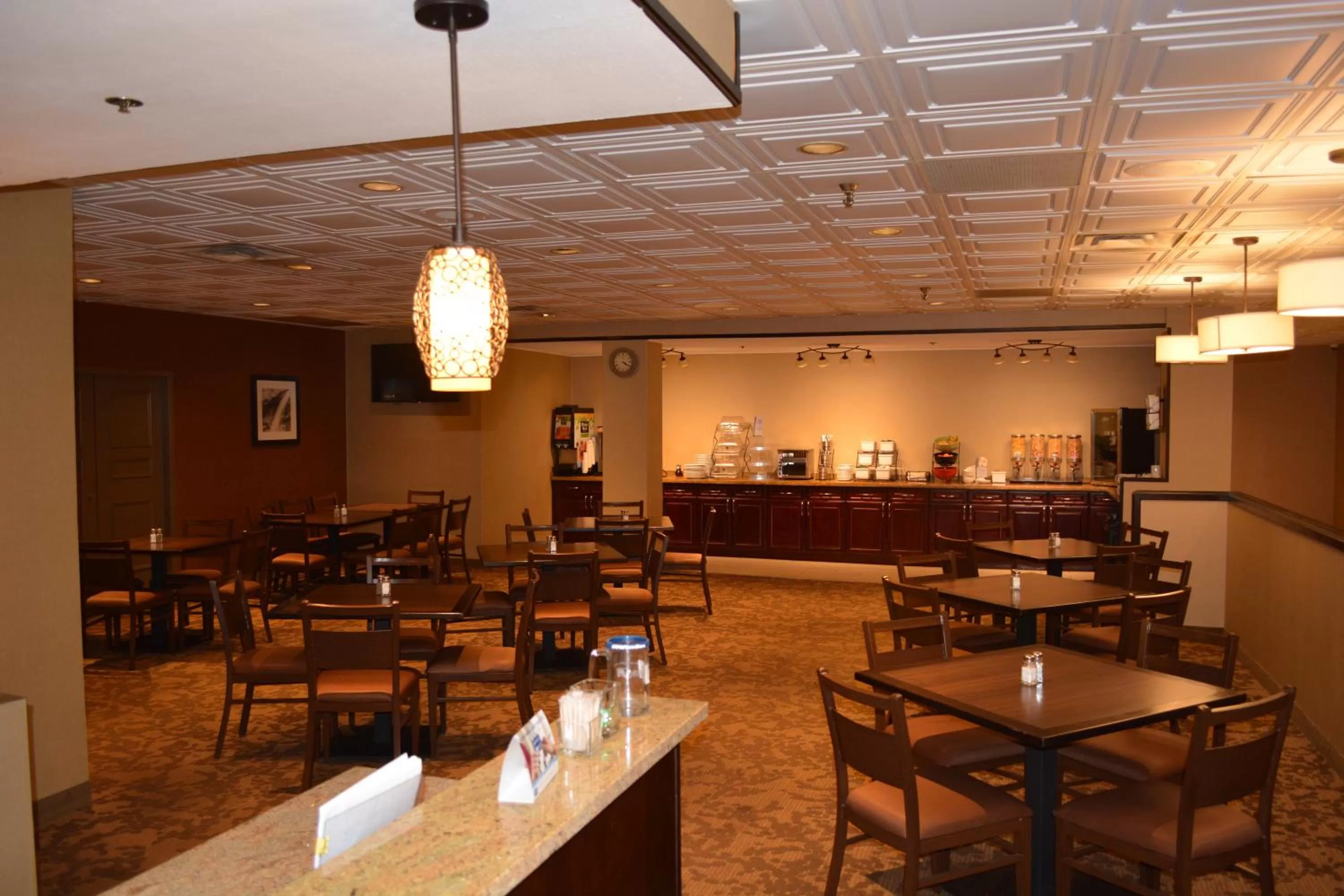 Breakfast in Best Western Terrace Inn