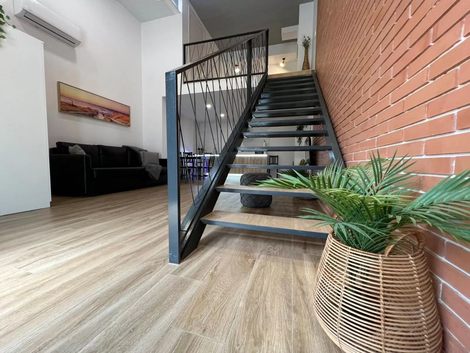 Photo of the whole room in Carbonell 1