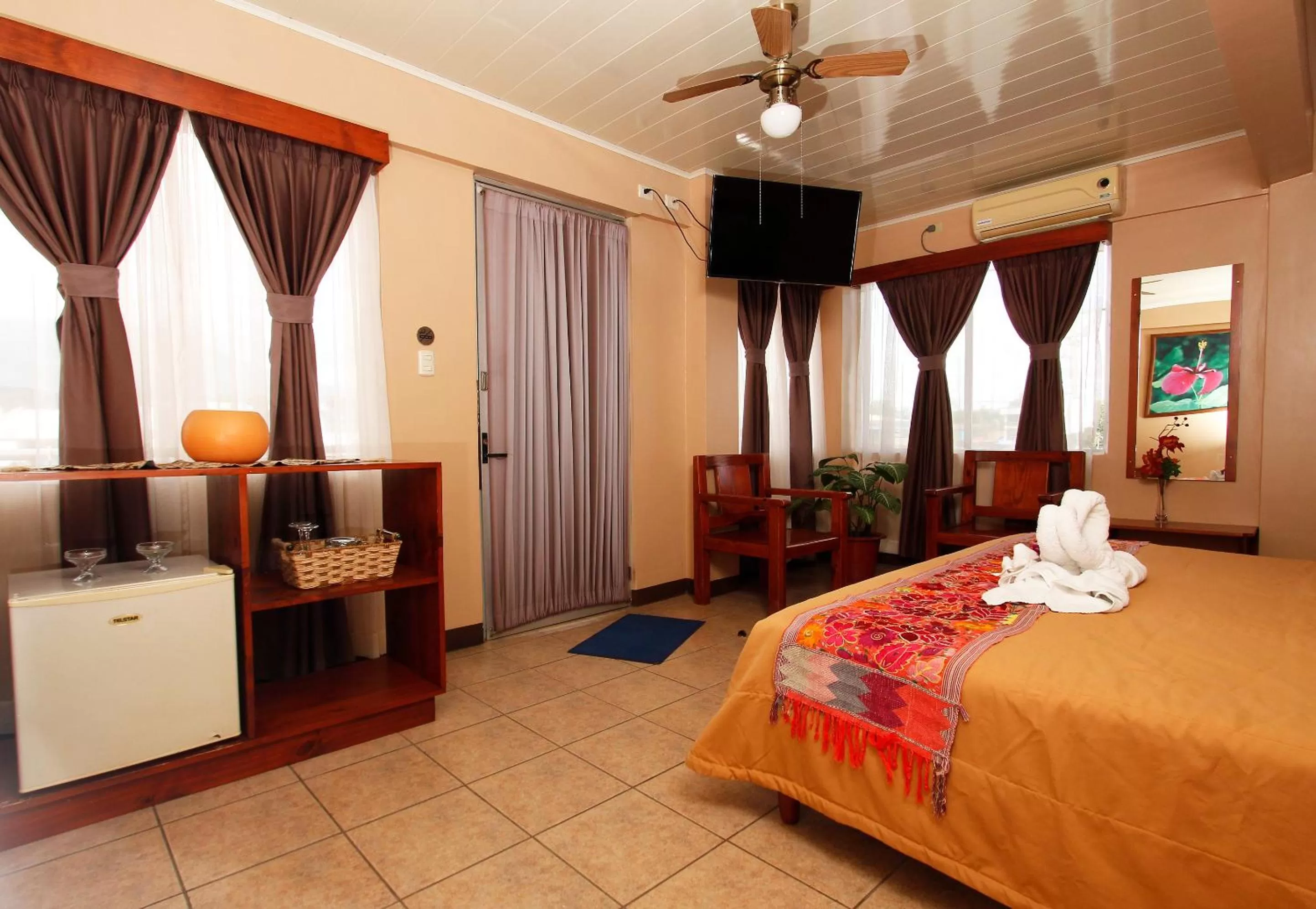 Photo of the whole room, Bed in Hotel Las Colinas