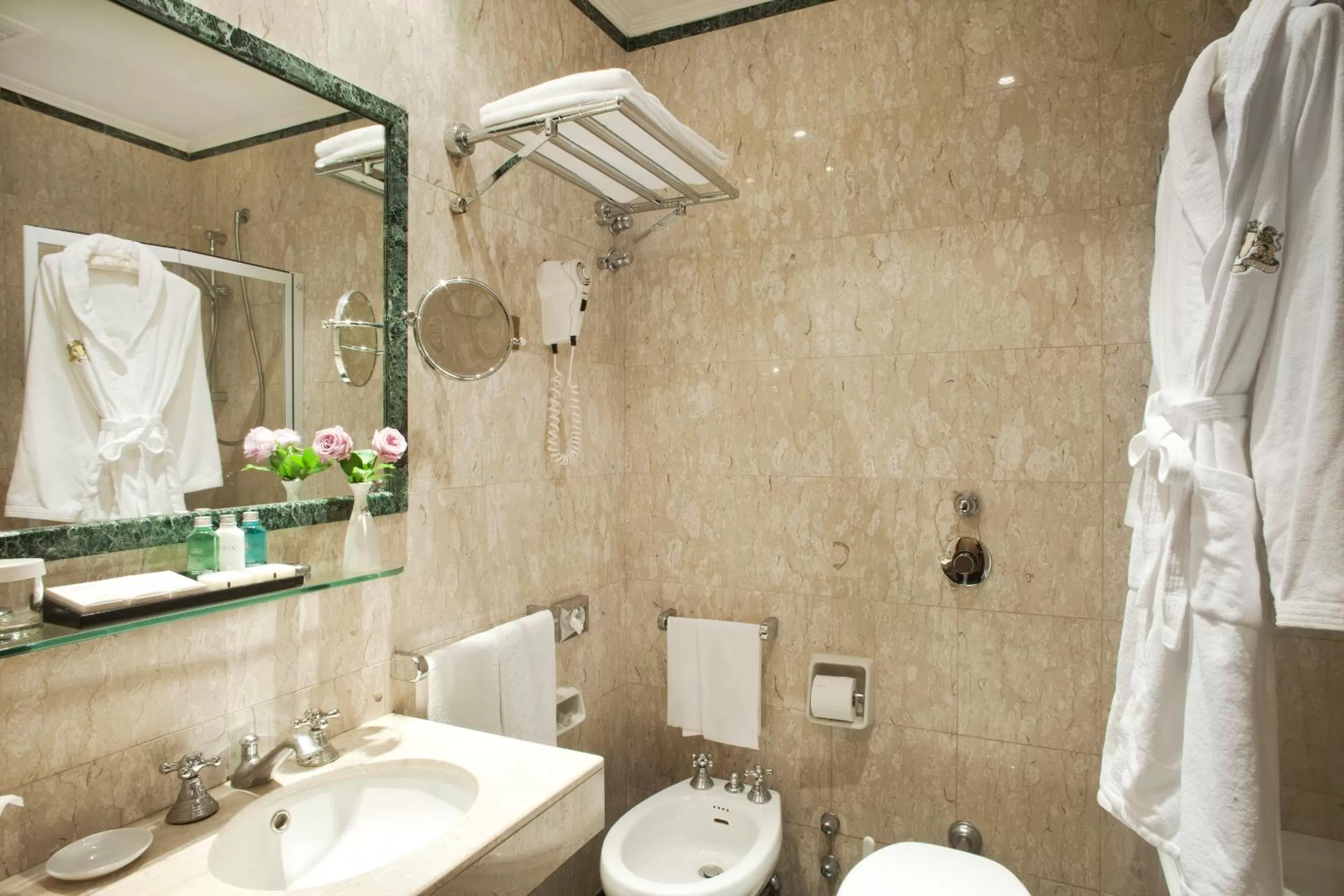 Bathroom in Sina De La Ville