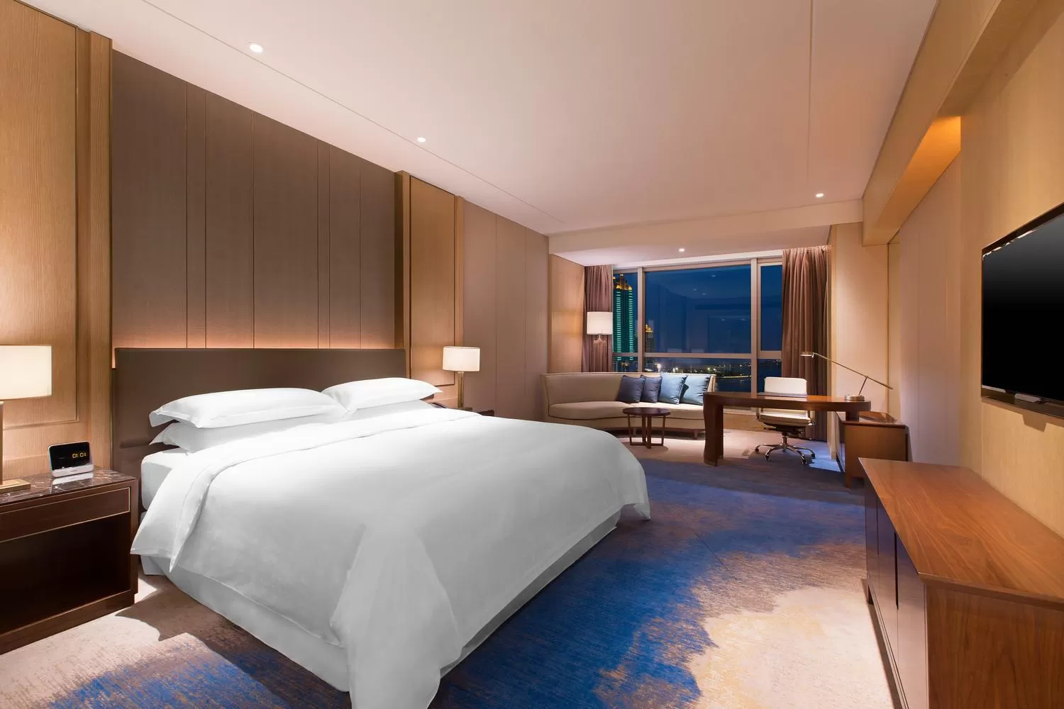 Bedroom, Bed in Sheraton Zhanjiang Hotel