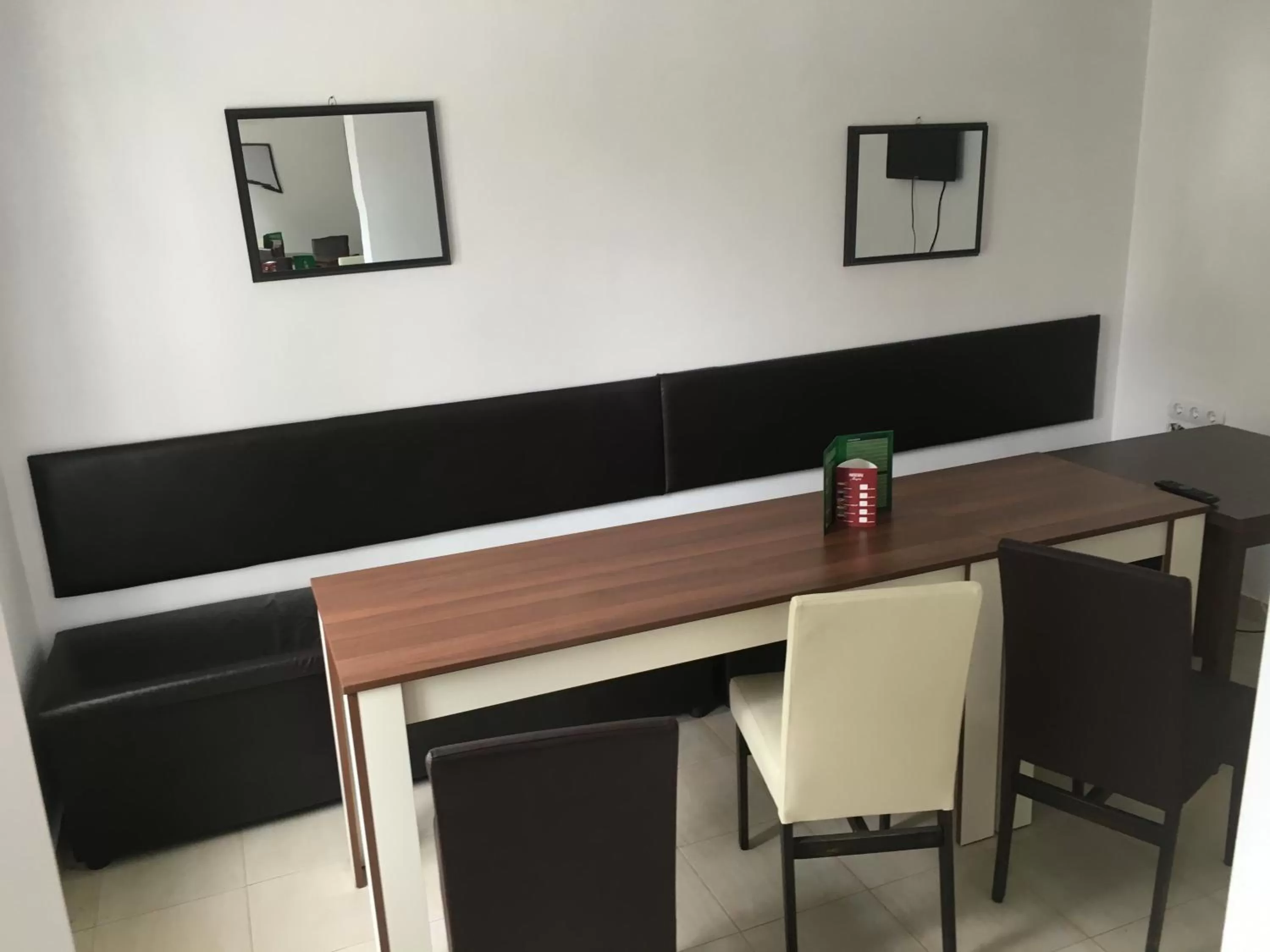 Restaurant/places to eat in By The River Hotel