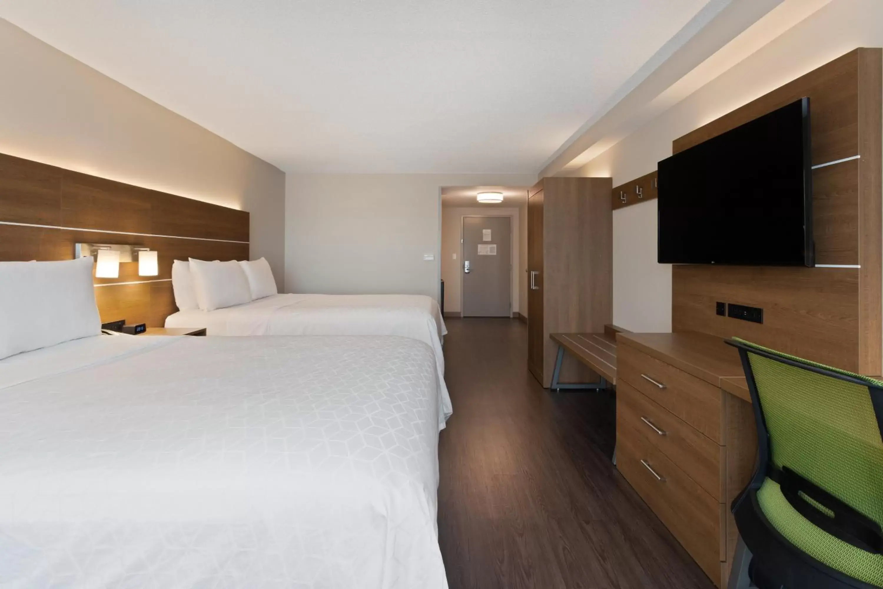 Queen Room with Two Queen Beds - Mobility Access Tub/Non-Smoking in Holiday Inn Express Hotel & Suites Largo-Clearwater, an IHG Hotel Queen Room with Two Queen Beds - Mobility Access Tub/Non-Smoking in Holiday Inn Express Hotel & Suites Largo-Clearwater, an IHG Hotel