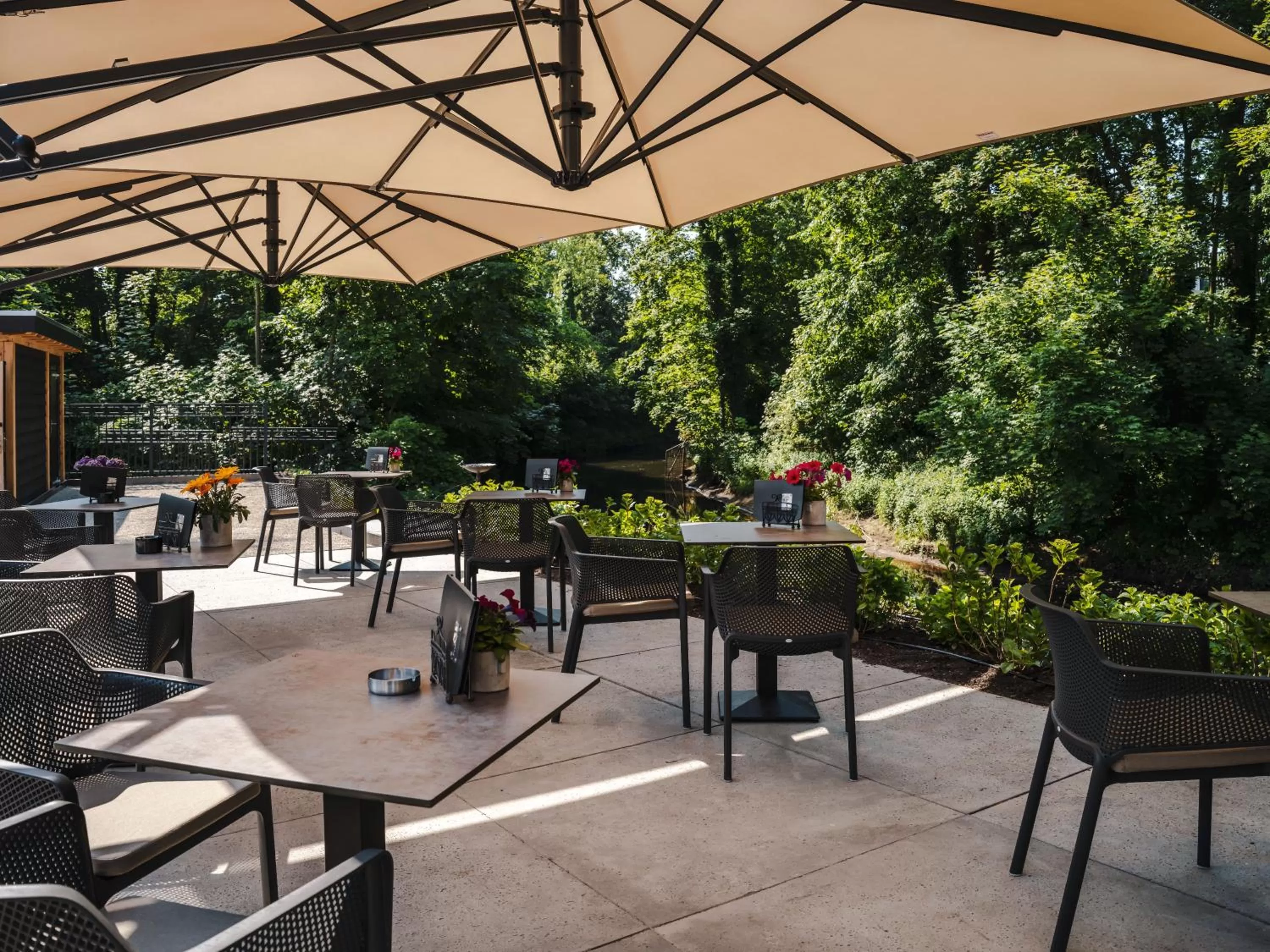 Restaurant/Places to Eat in Lindenhuys Logies