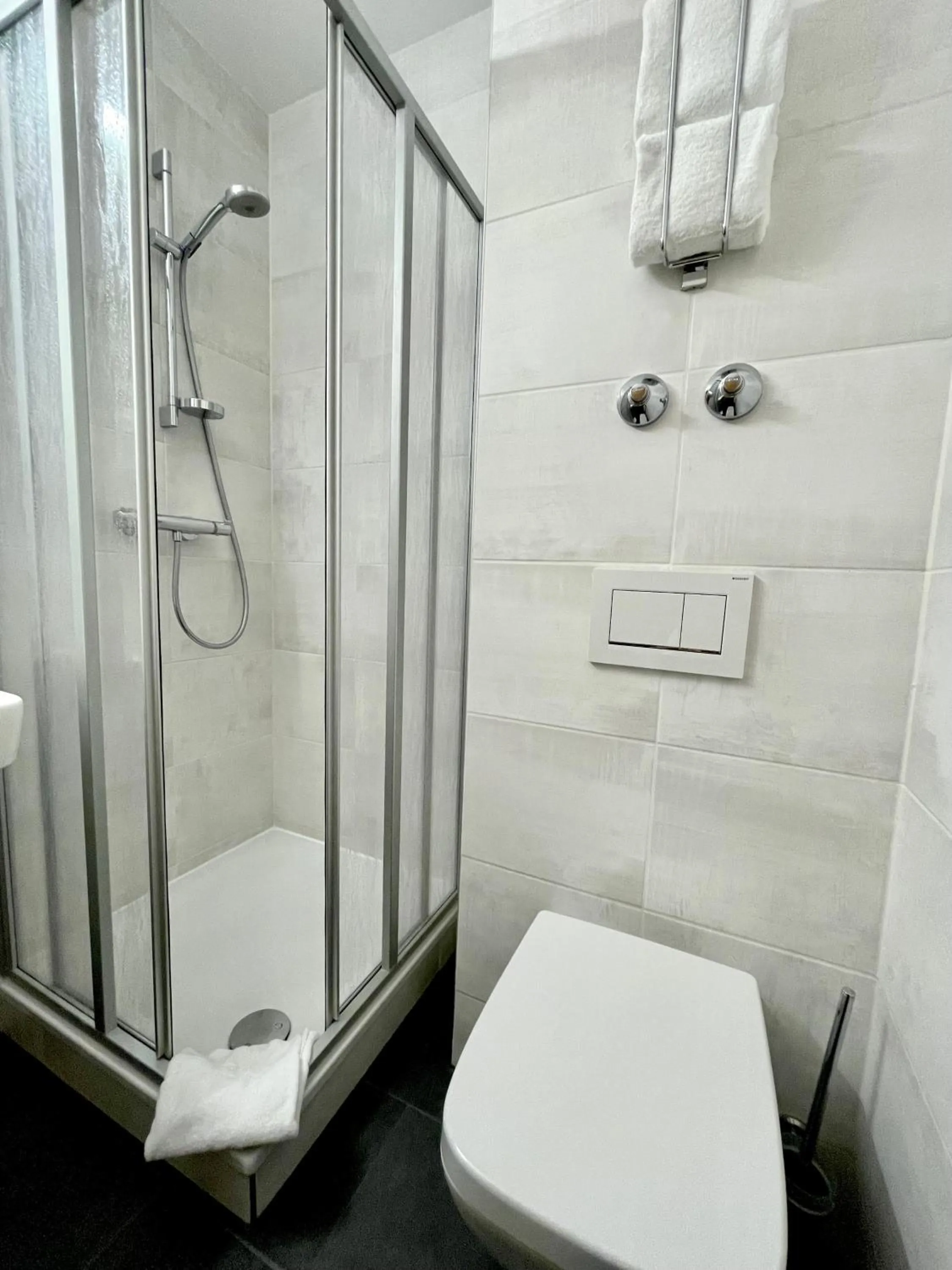 Shower in Businesshotel Berlin