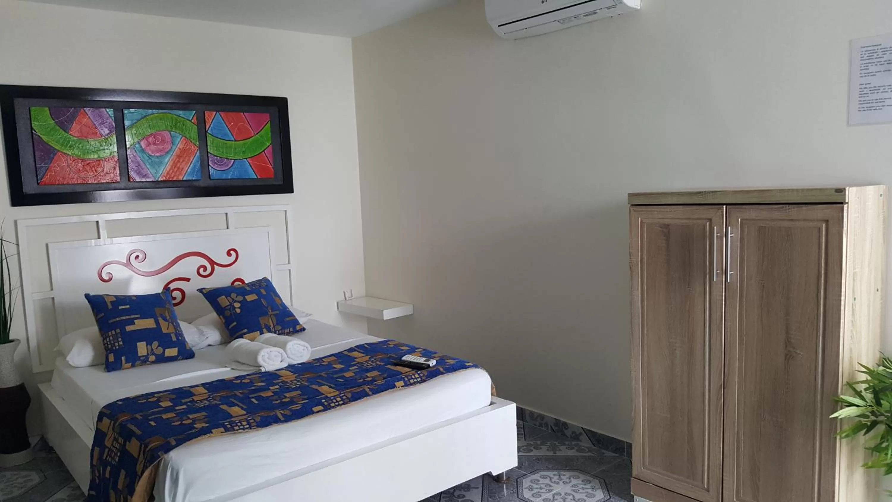 Bed in Caribbean Island Hotel Piso 2